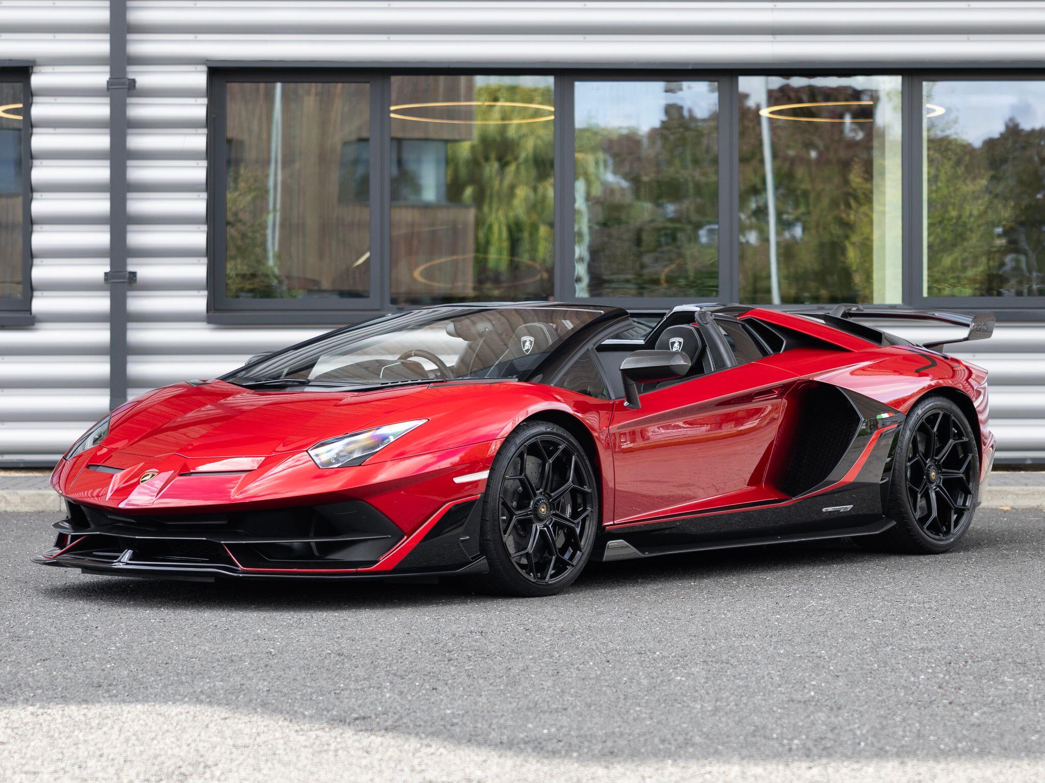 Lamborghini Aventador view 7