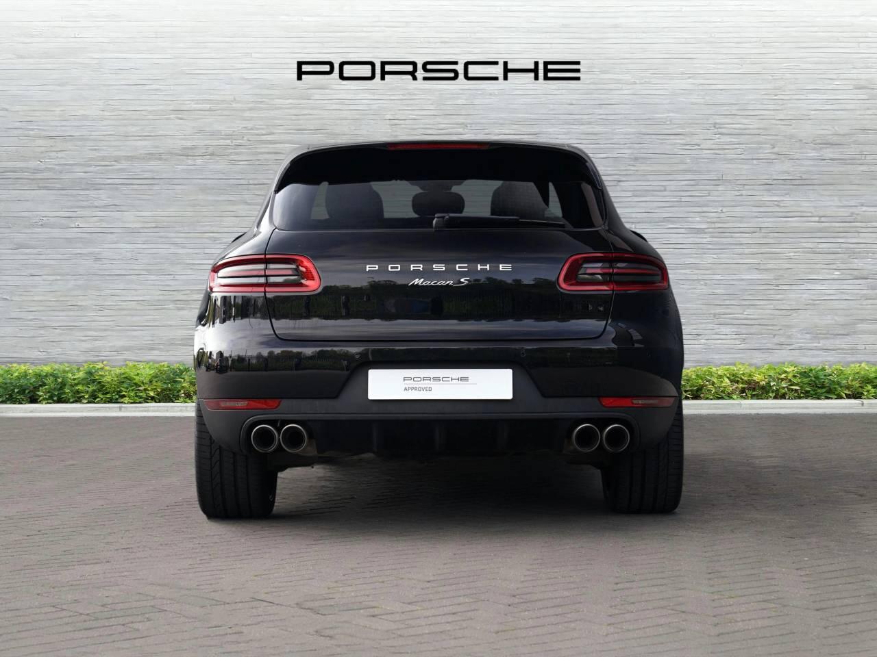 Porsche Macan view 7