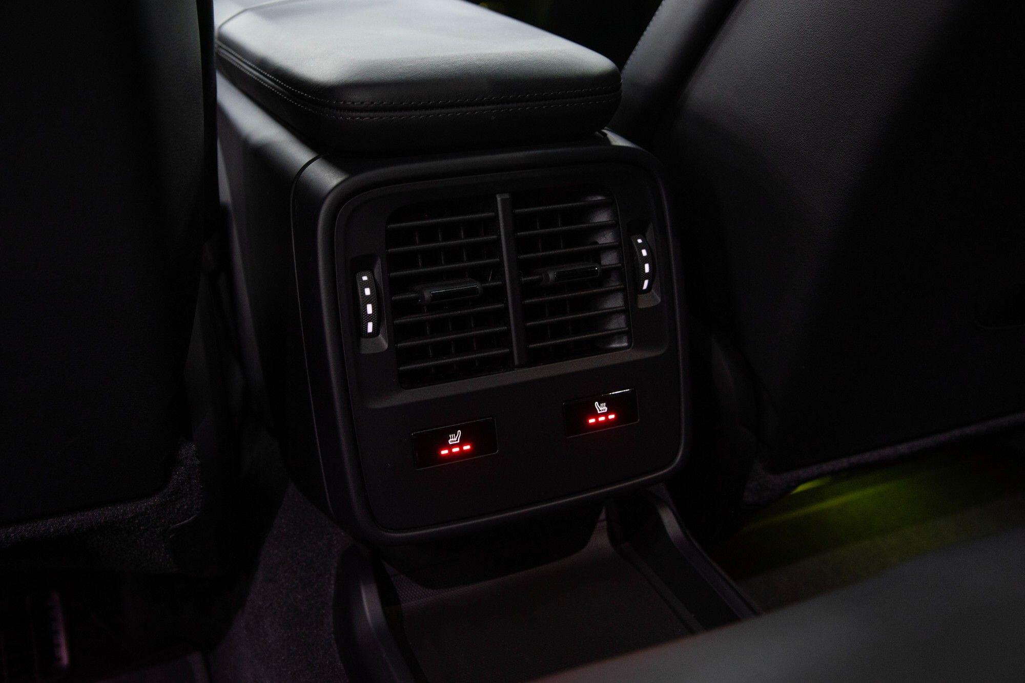 Porsche Taycan view 29