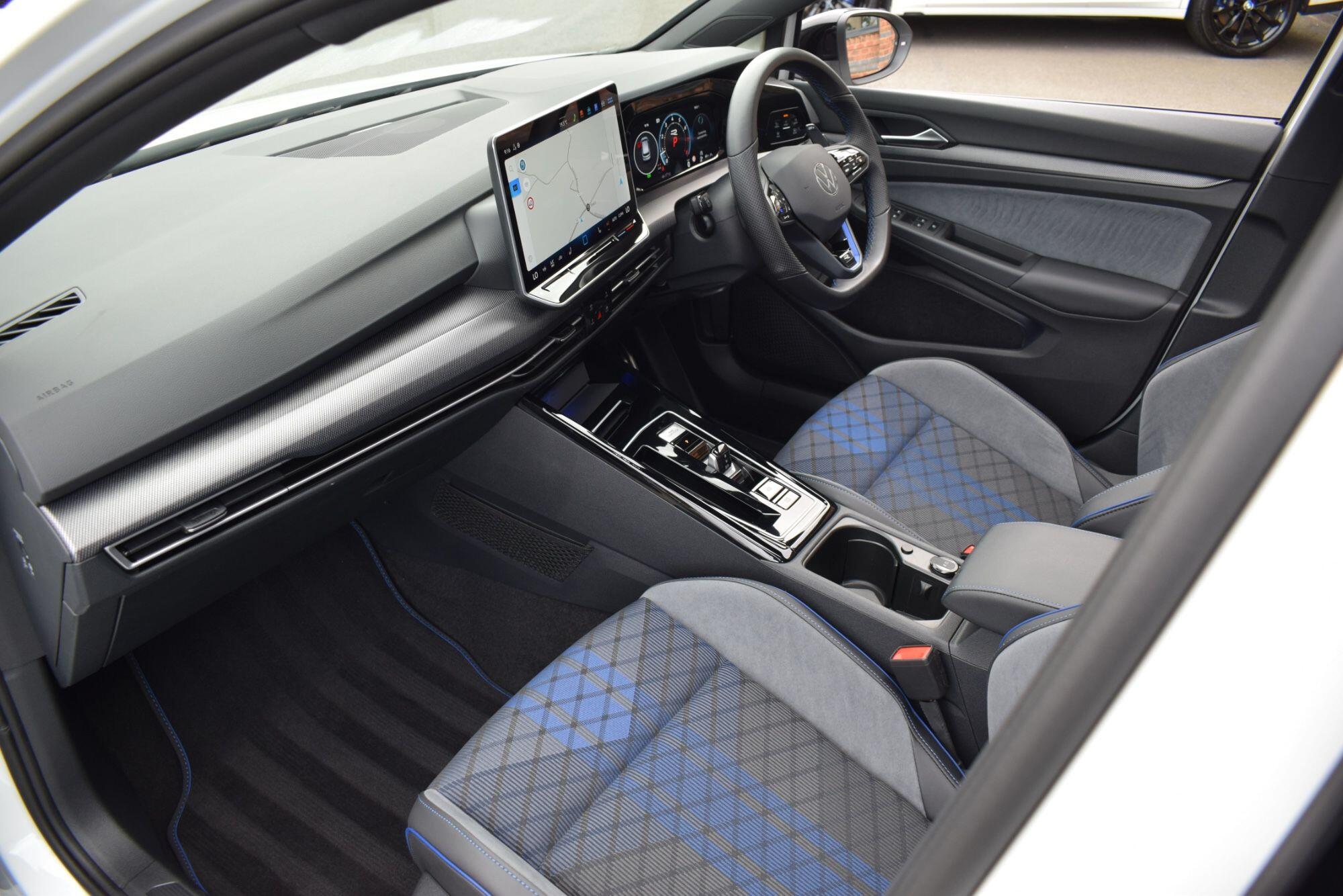 Volkswagen Golf view 33