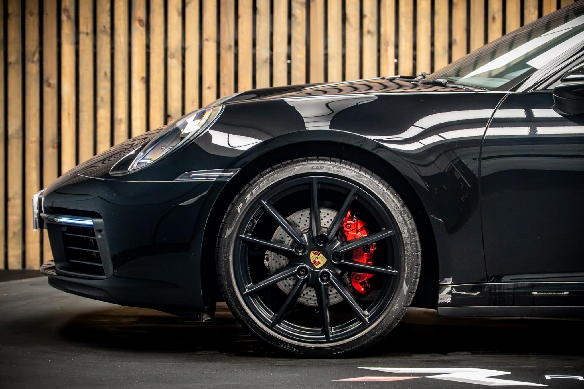 Porsche 911 view 9