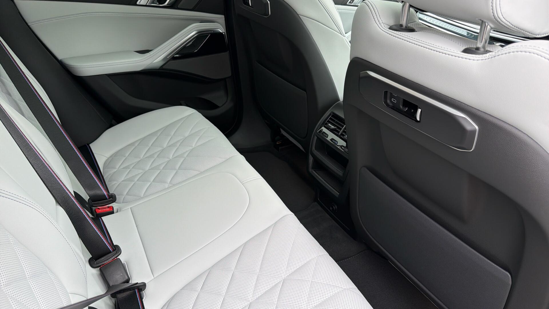 BMW X6 view 30