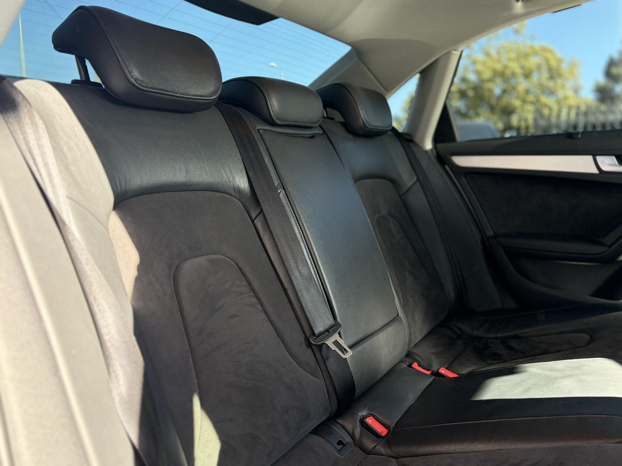 Audi S4 view 32