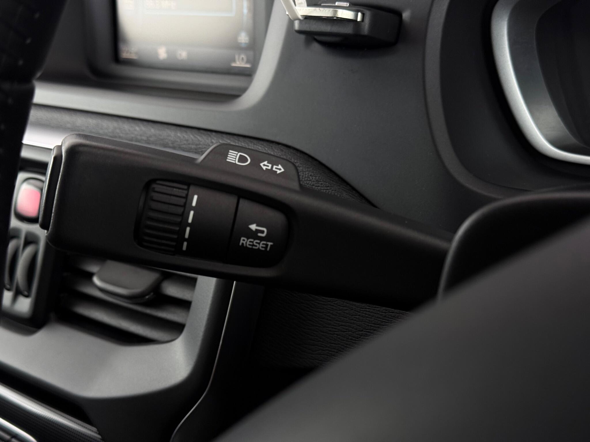 Volvo V40 view 15