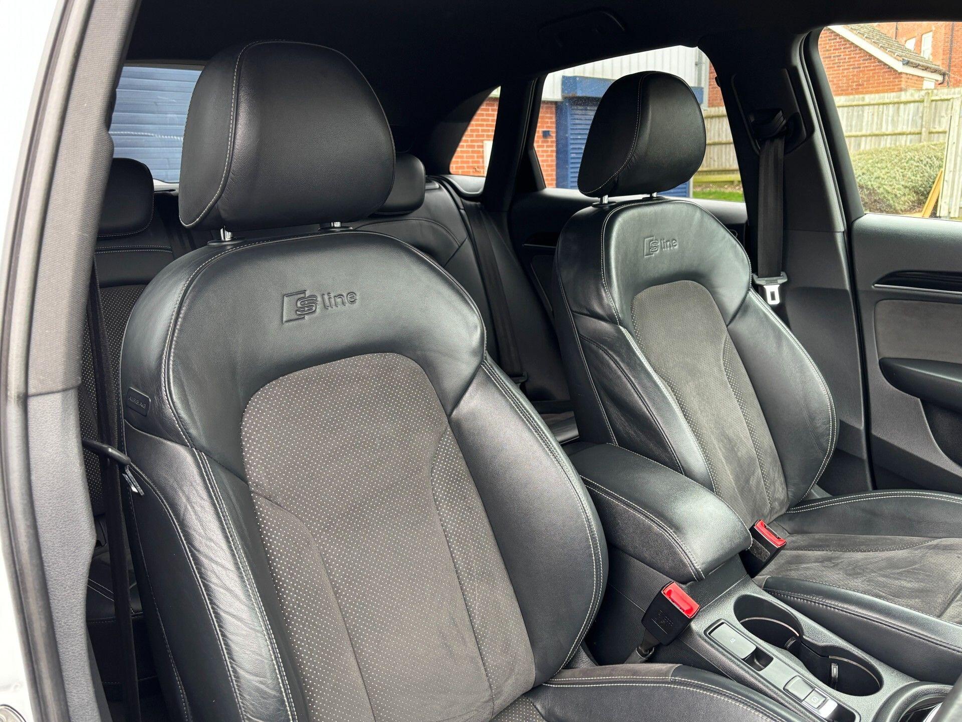 Audi Q3 view 17