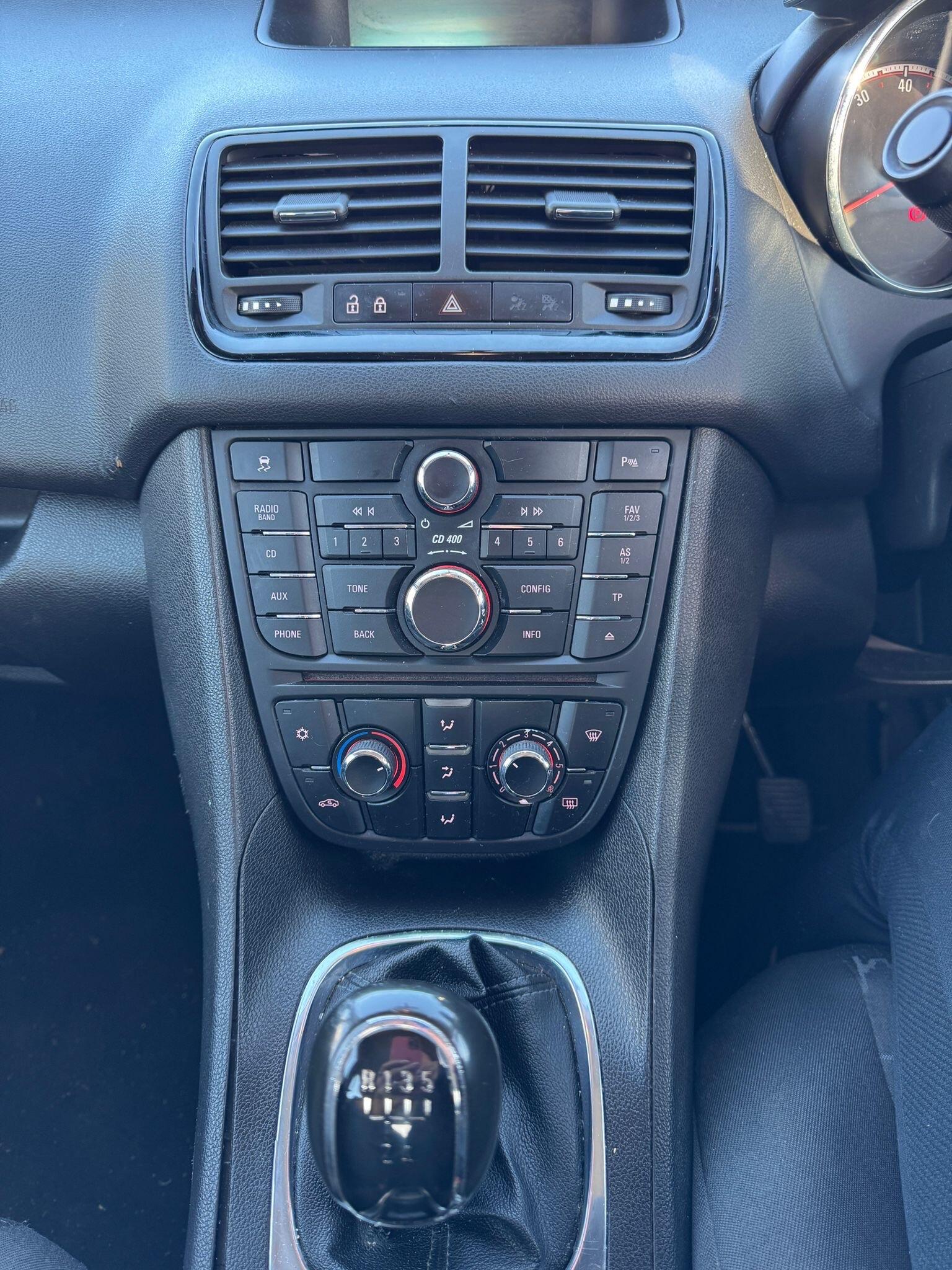 2011 Vauxhall Meriva 1.4T 16V Exclusiv Euro 5 5dr • 70,000 miles image 16