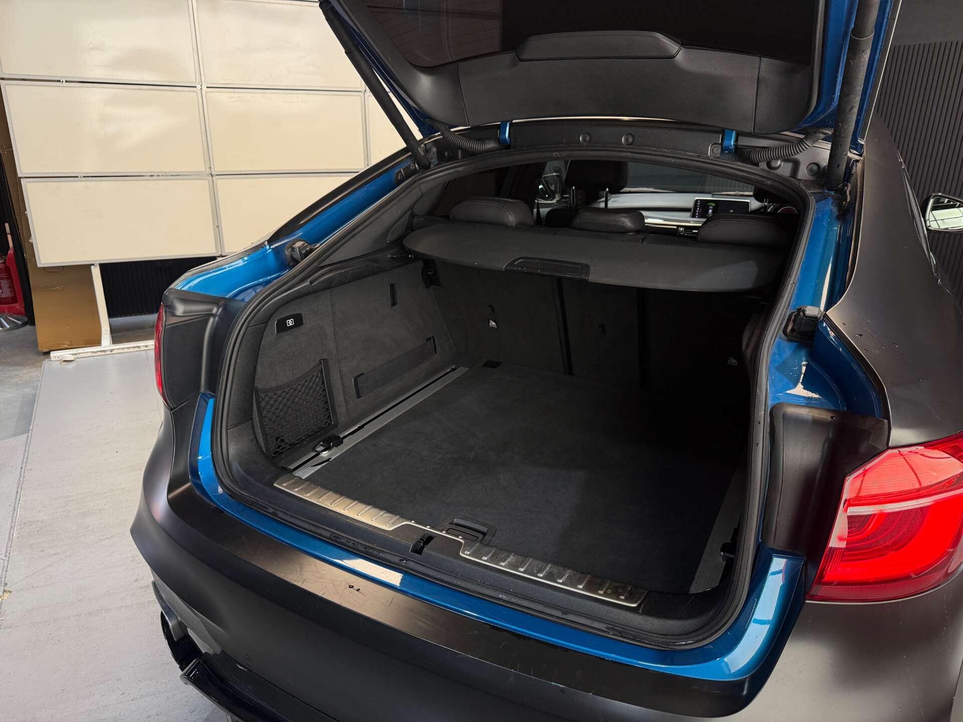 BMW X6 view 13