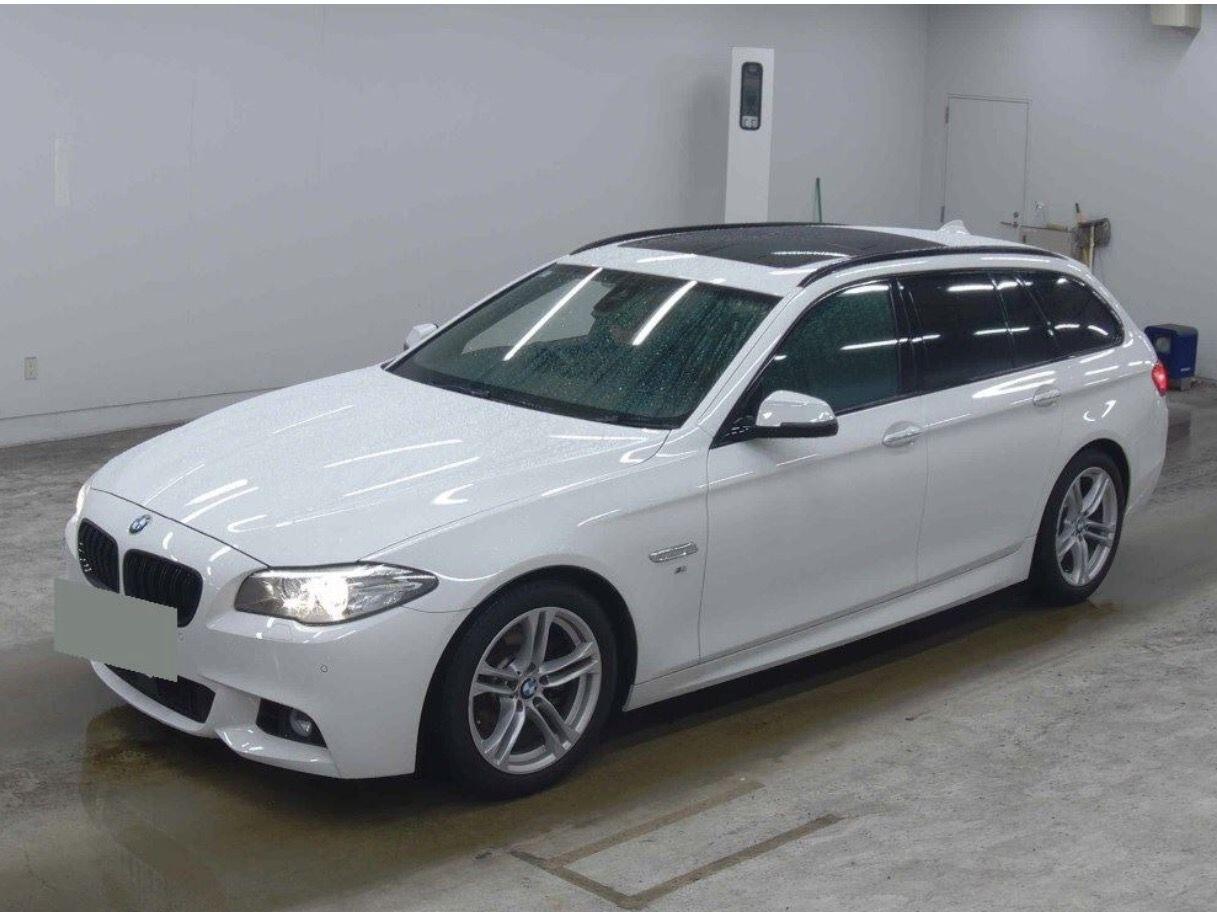 BMW 5 Series view 2