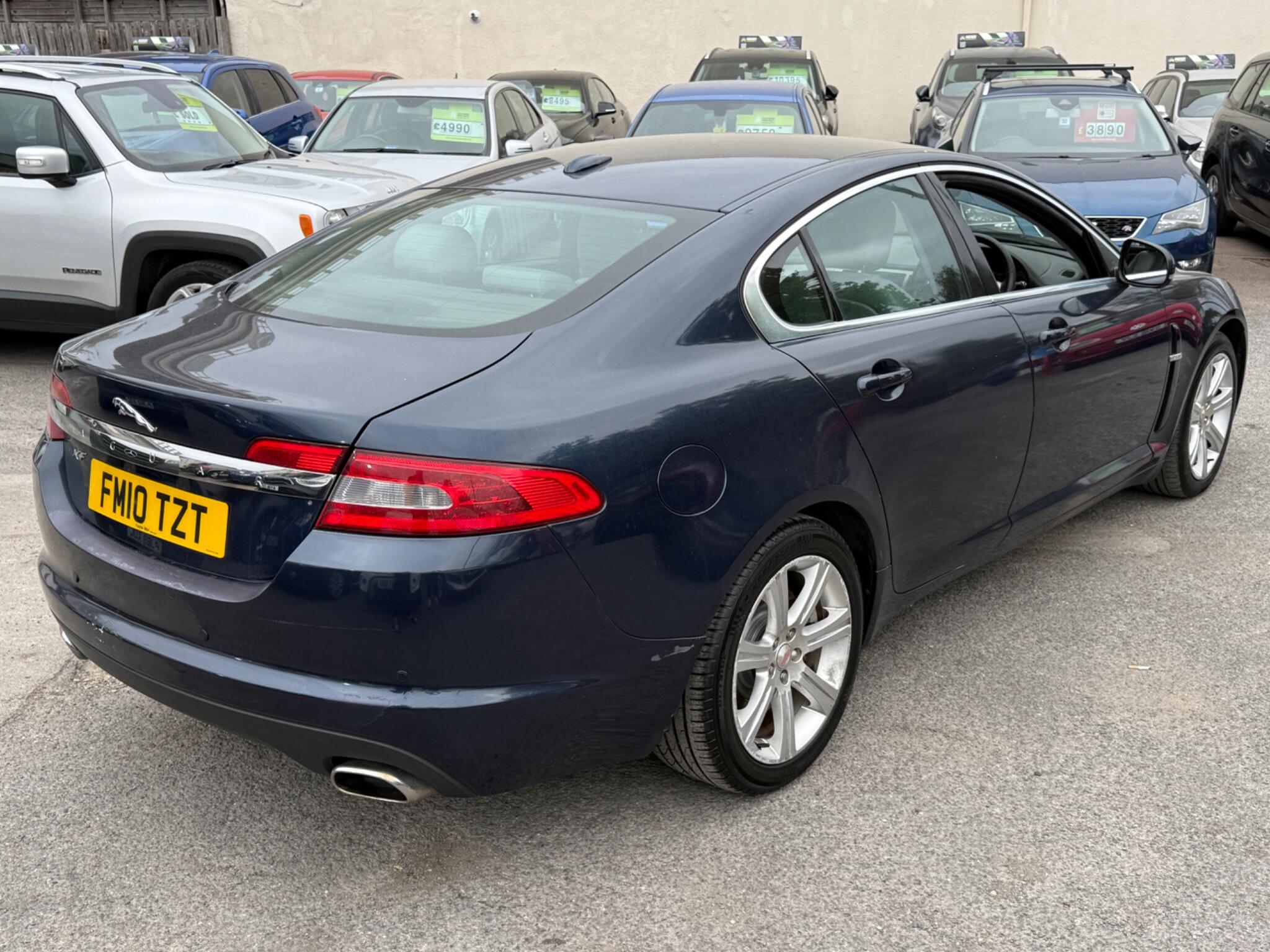 Jaguar XF - Image 18