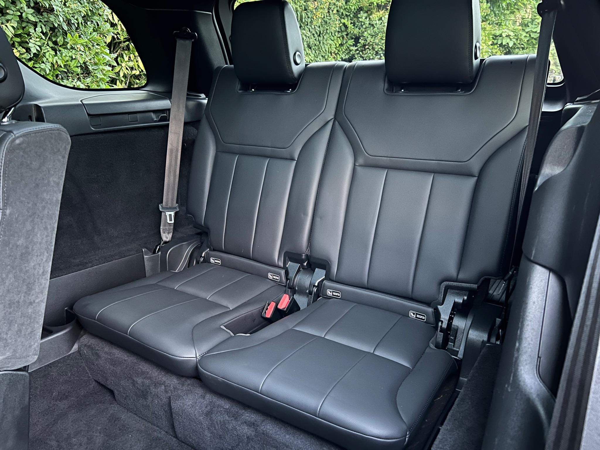 Land Rover Discovery view 13