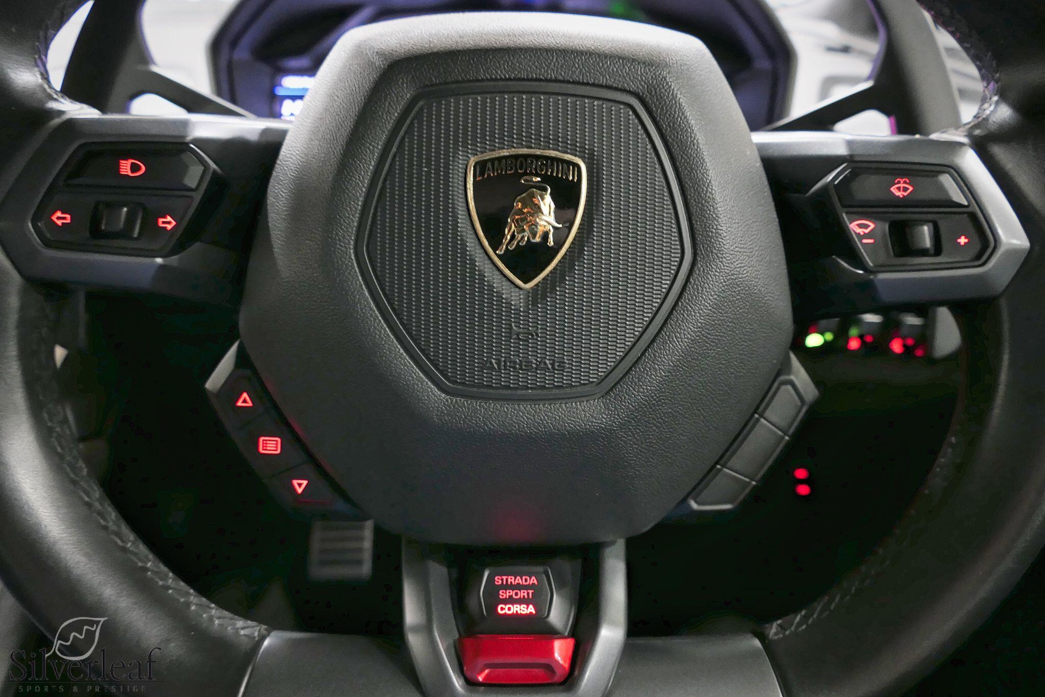 Lamborghini LP 610-4 view 17