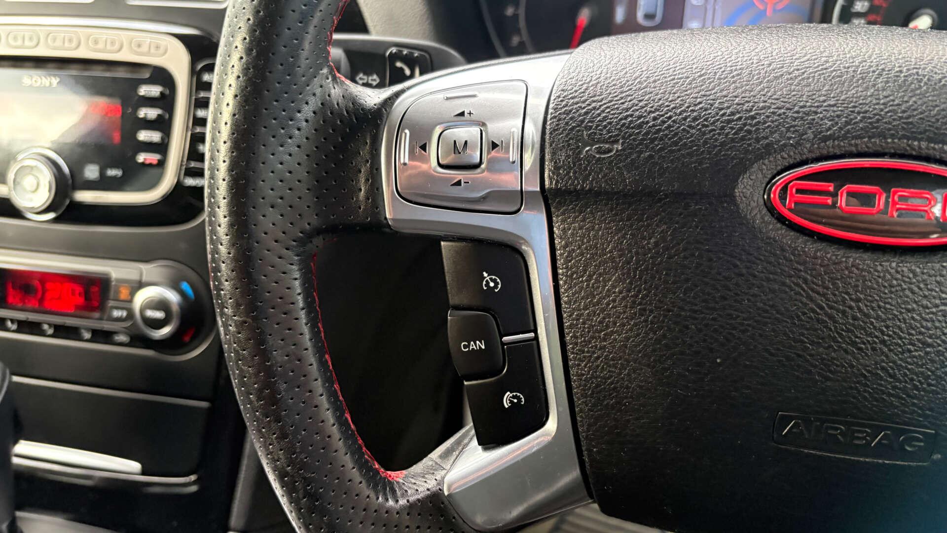 Ford Mondeo view 18