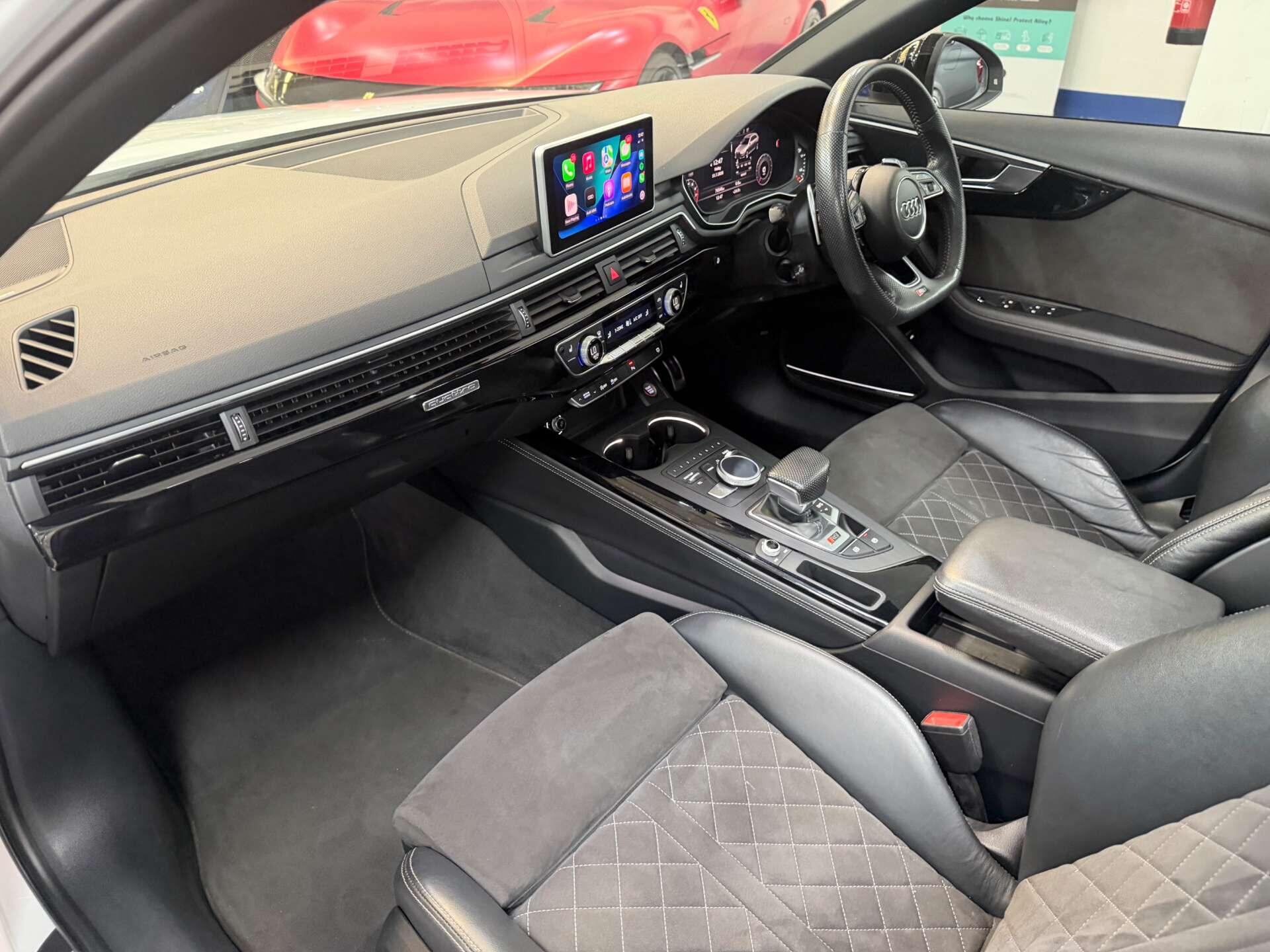 Audi RS4 view 35