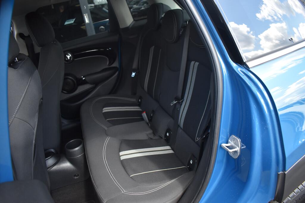 Mini Cooper view 13
