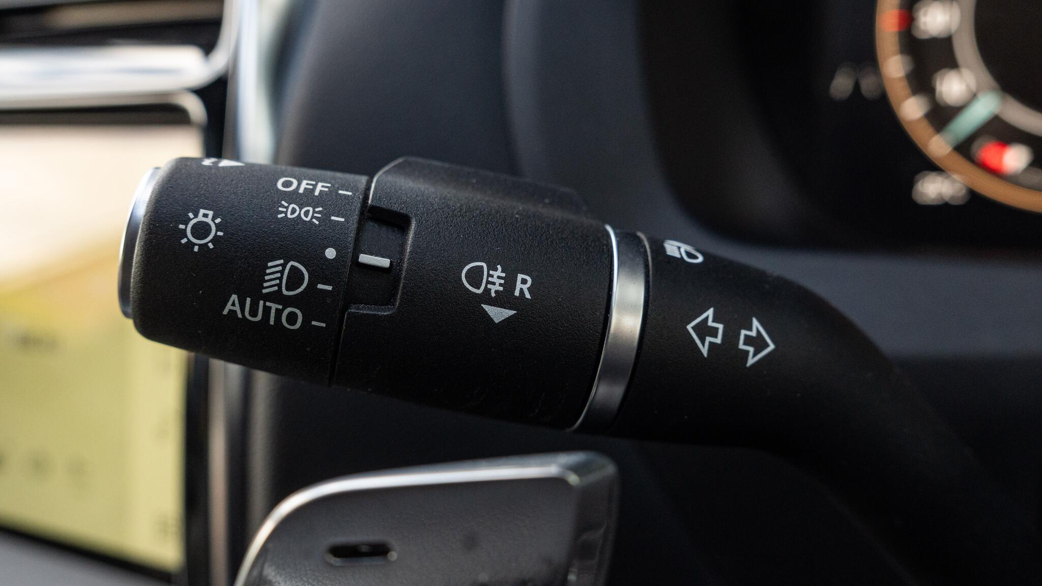 Jaguar Xe view 33