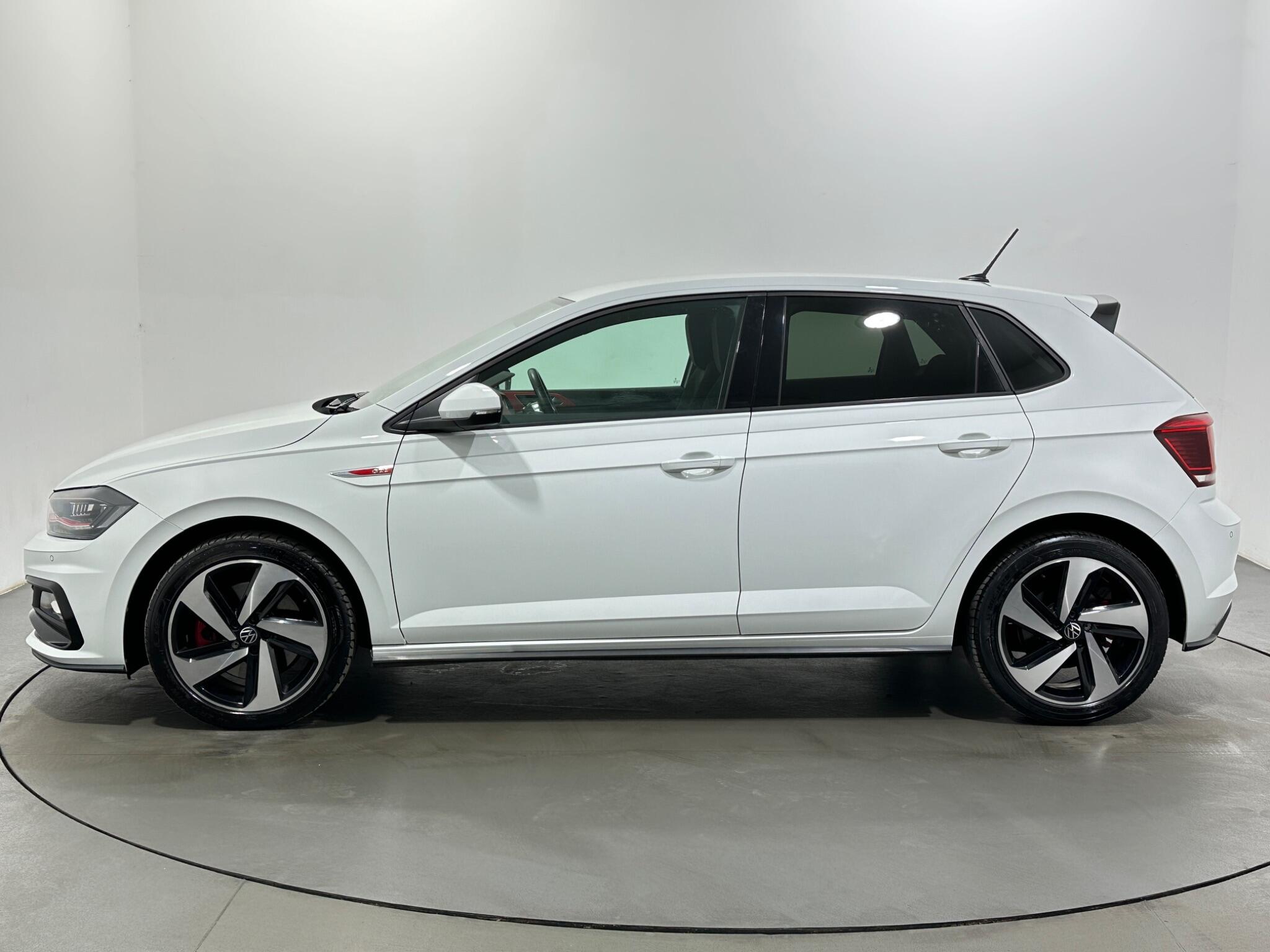 Volkswagen Polo view 5