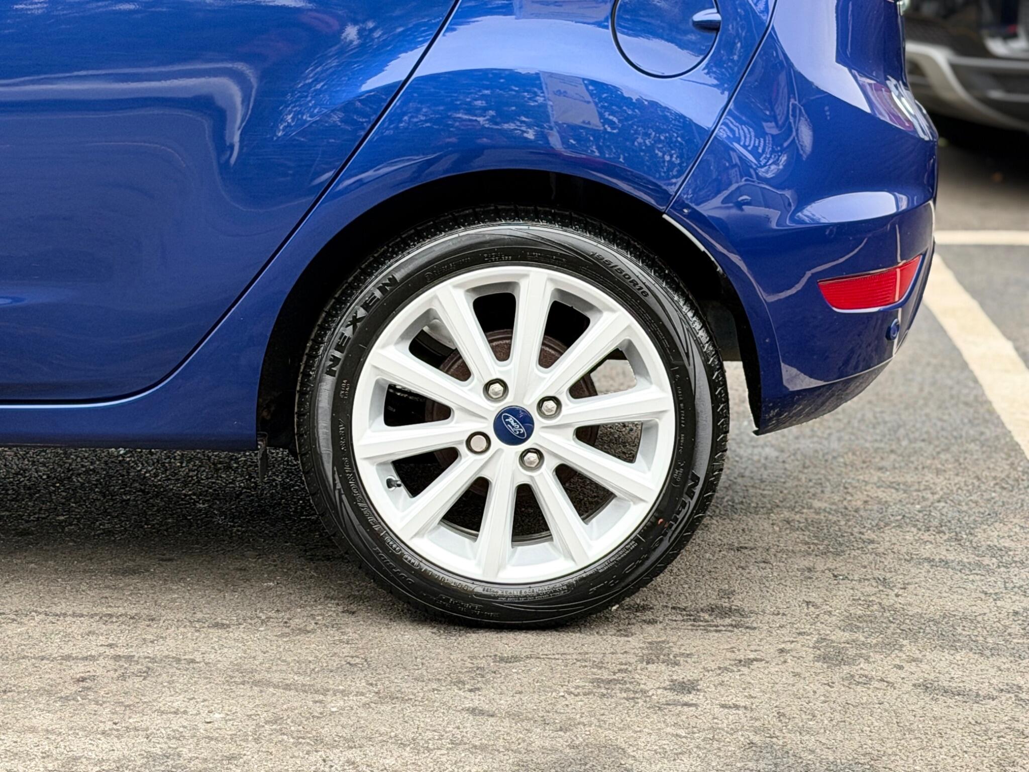 Ford Fiesta view 39