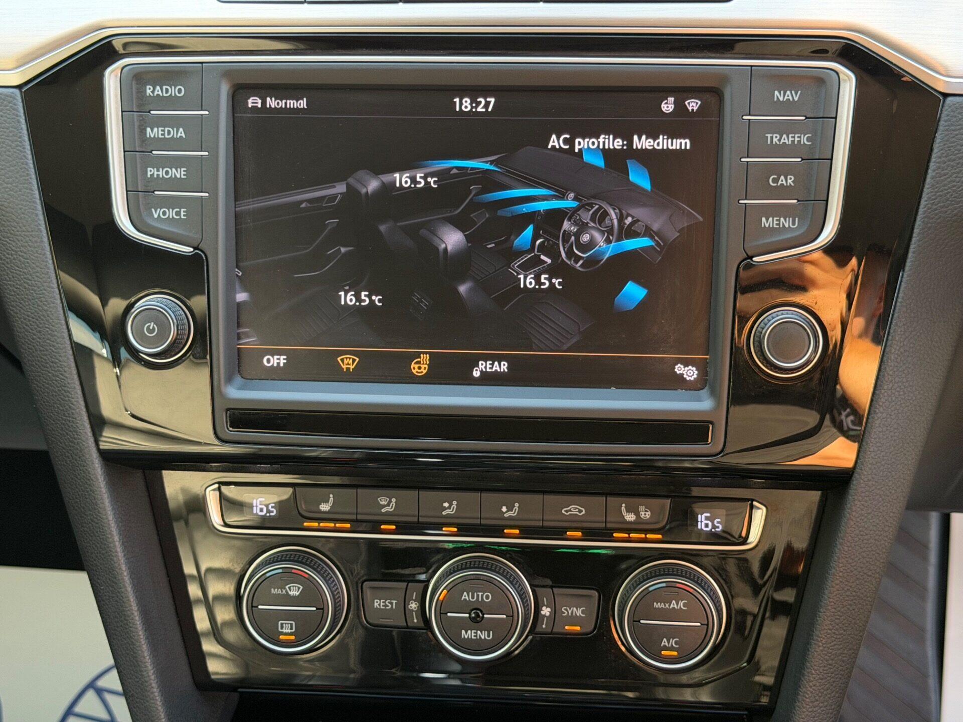 Volkswagen Passat view 38