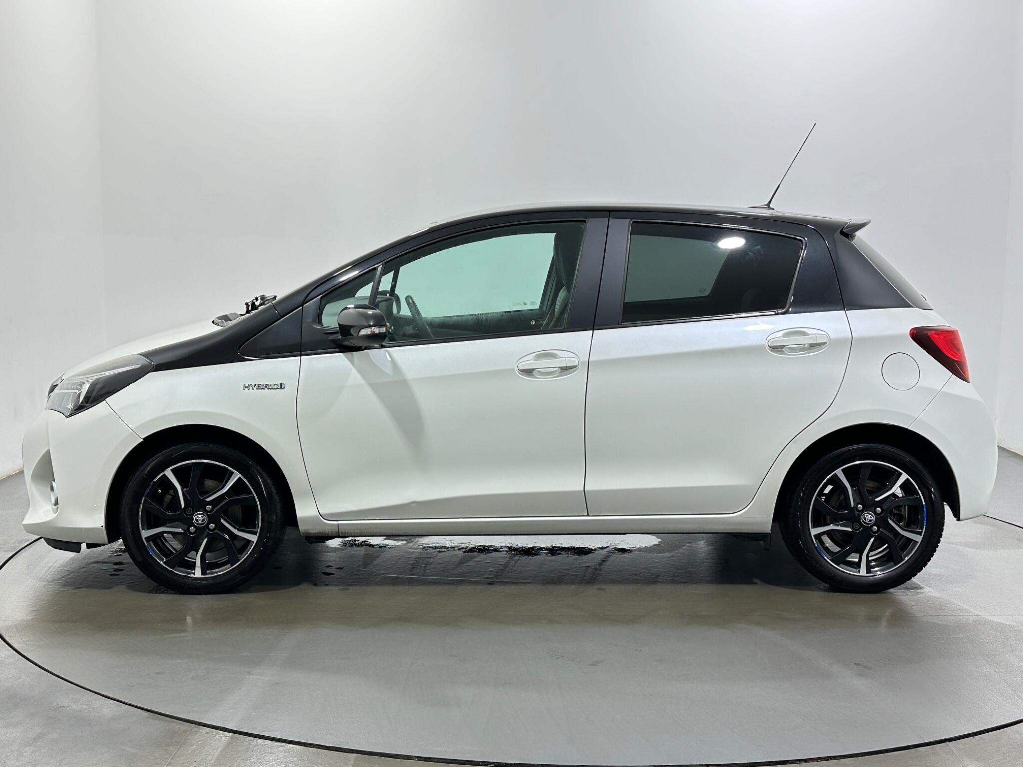 Toyota Yaris view 5