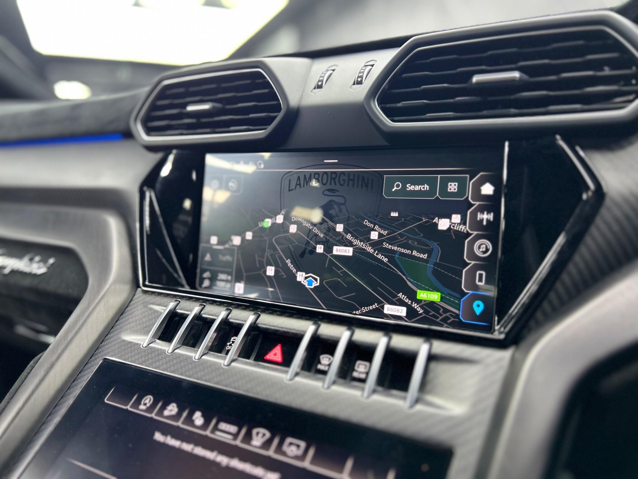 Lamborghini Urus view 53