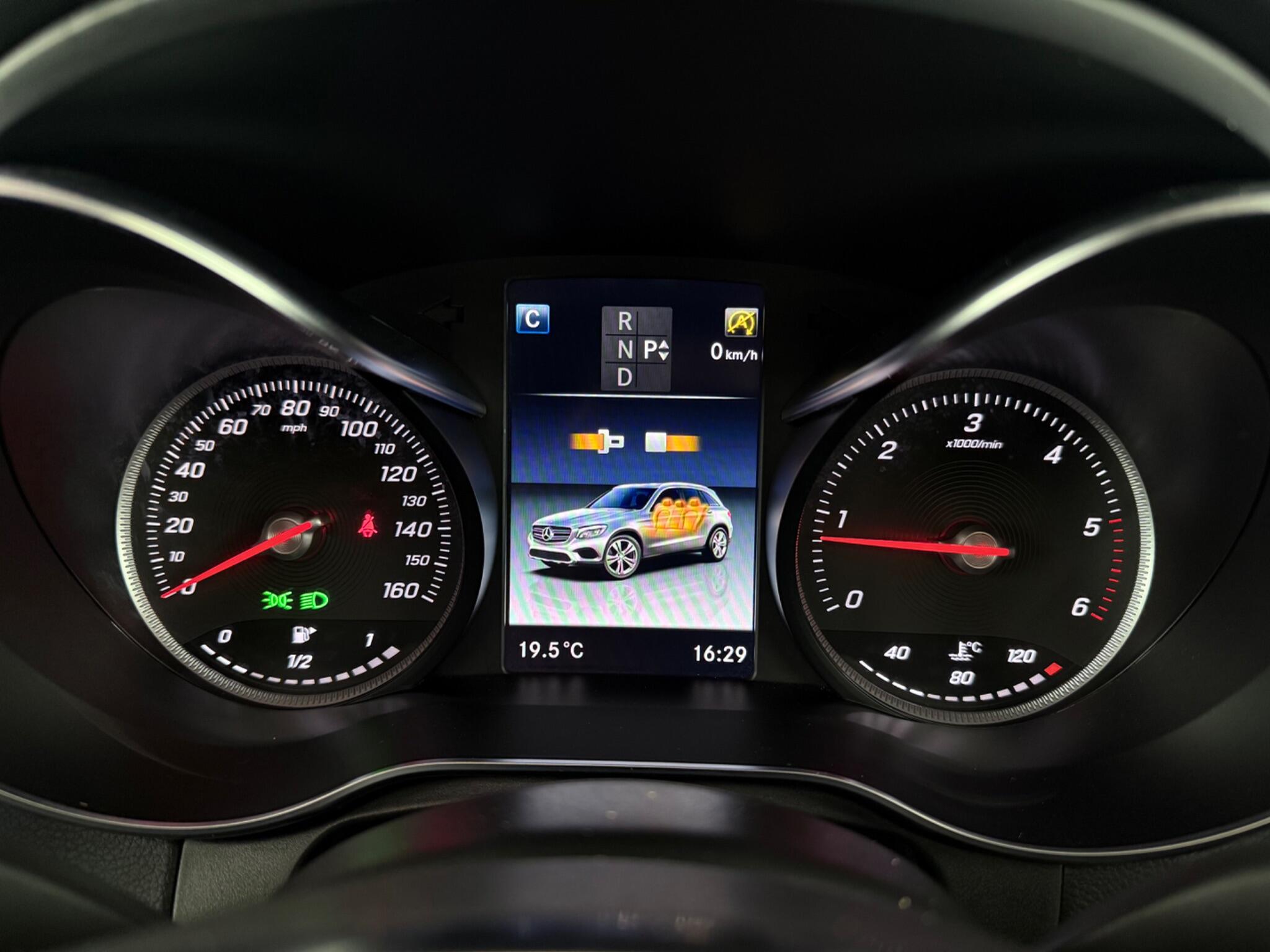 Mercedes-Benz GLC view 16
