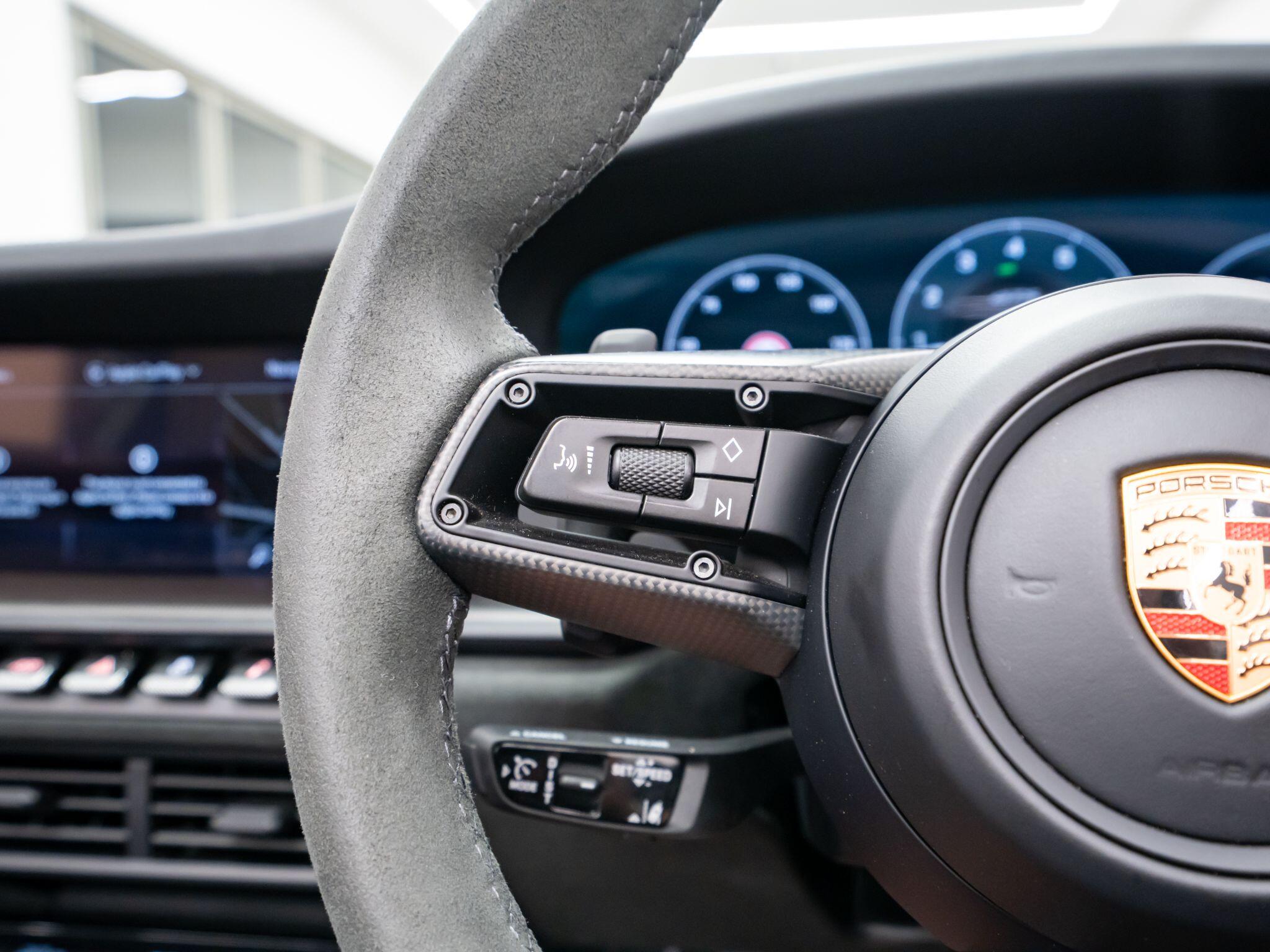 Porsche 911 view 44