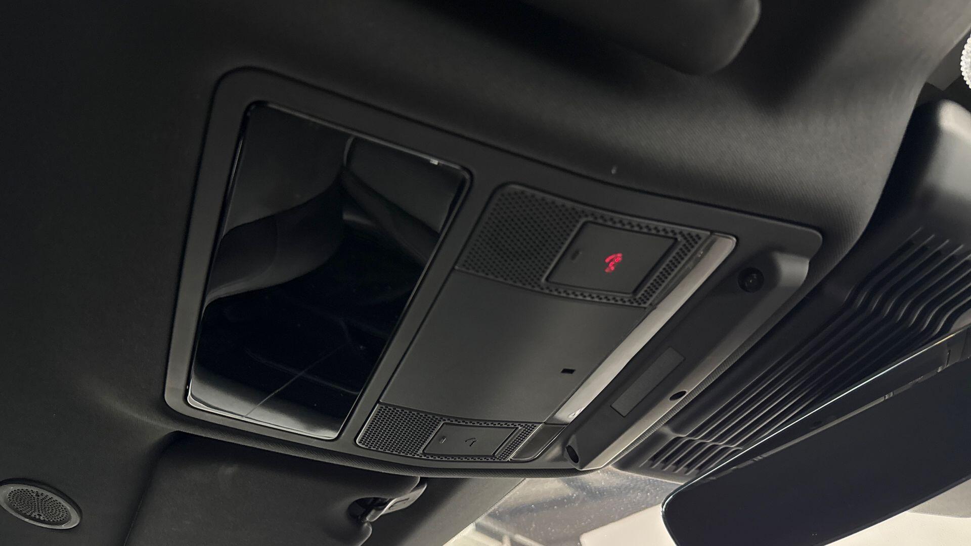 Land Rover Range Rover Evoque view 23
