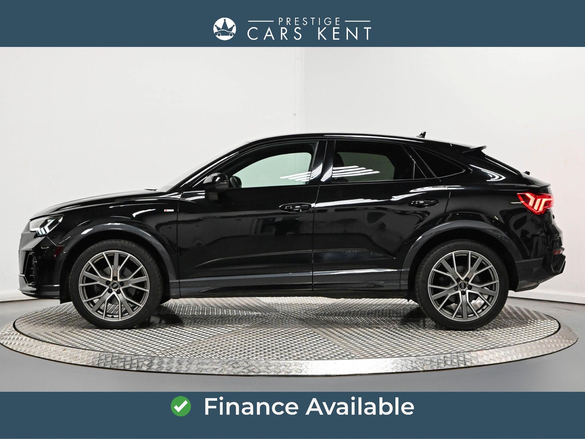 Audi Q3 view 4