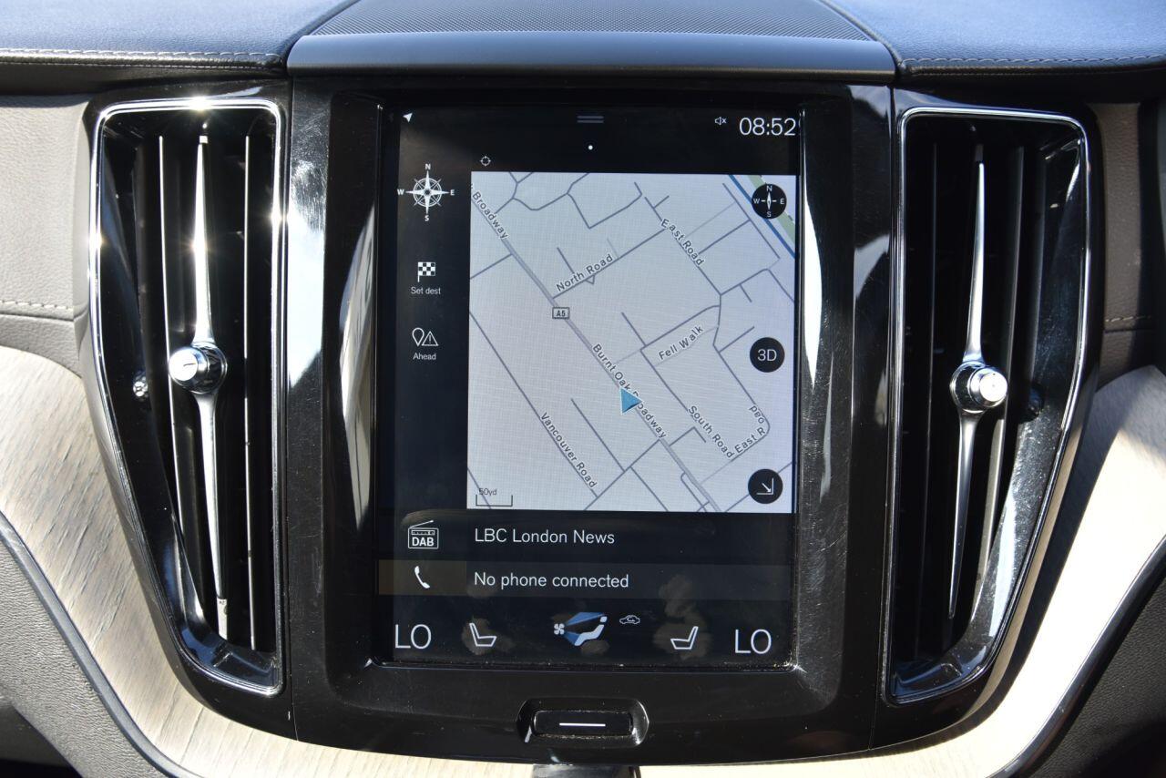Volvo XC60 view 8