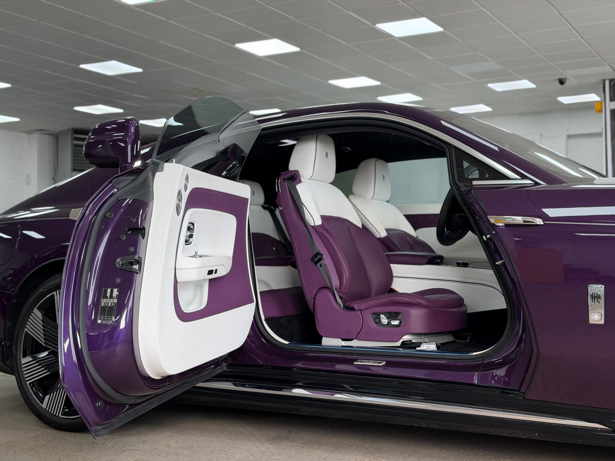 Rolls-Royce Spectre view 13