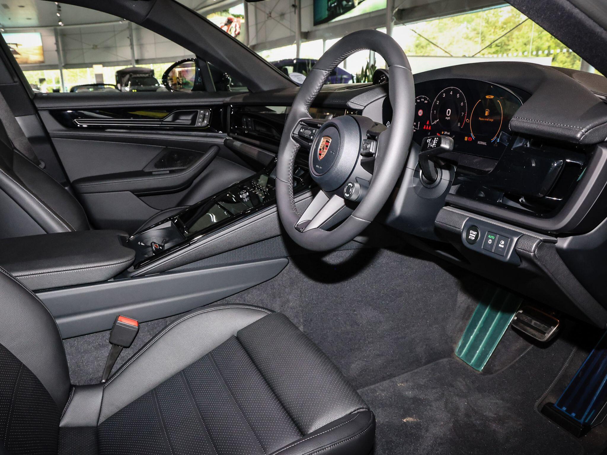 Porsche Panamera view 41