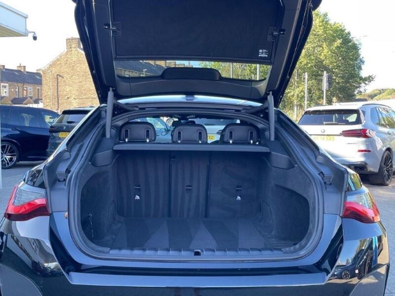 BMW i4 view 13