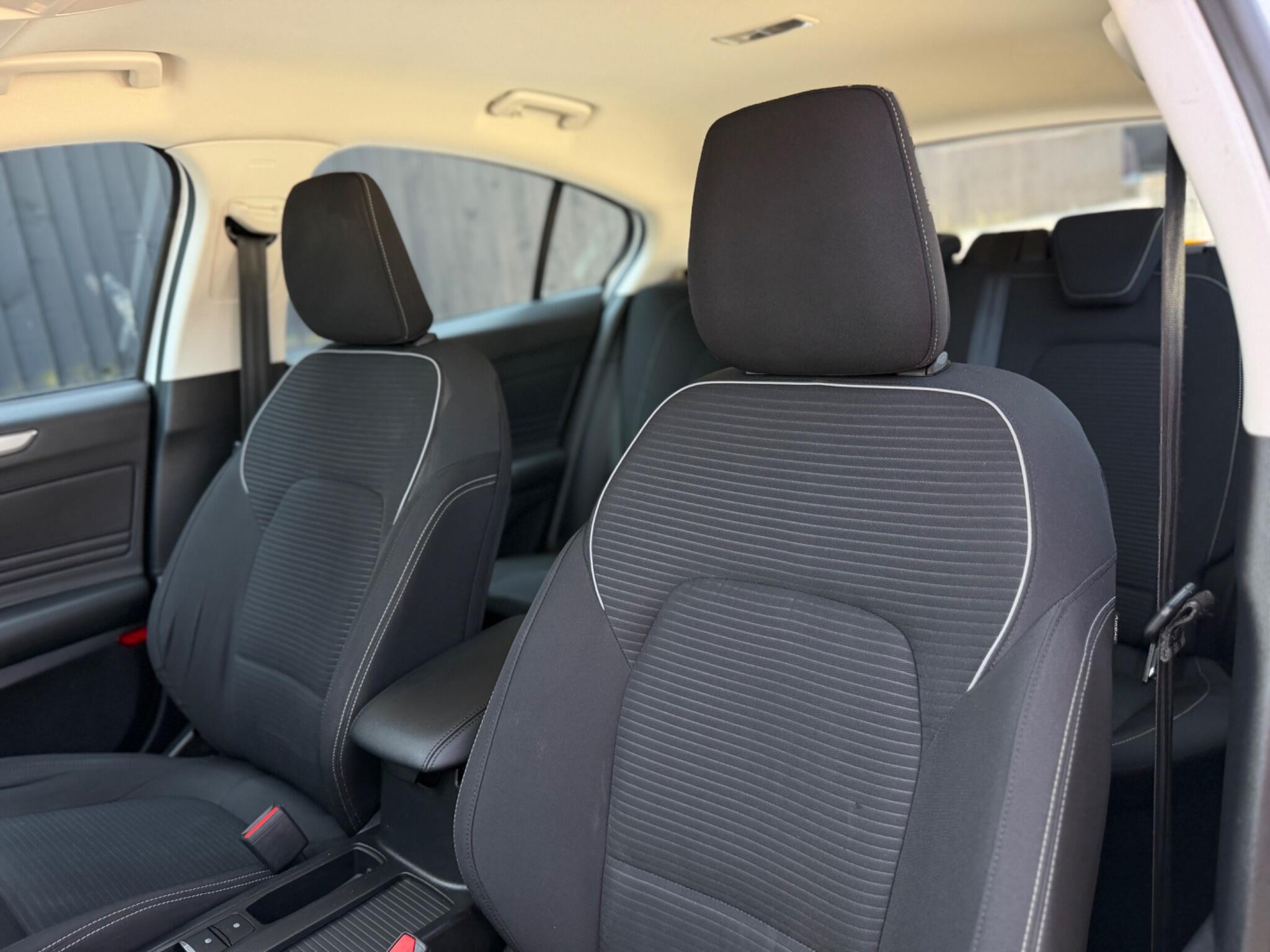 Ford Focus view 33