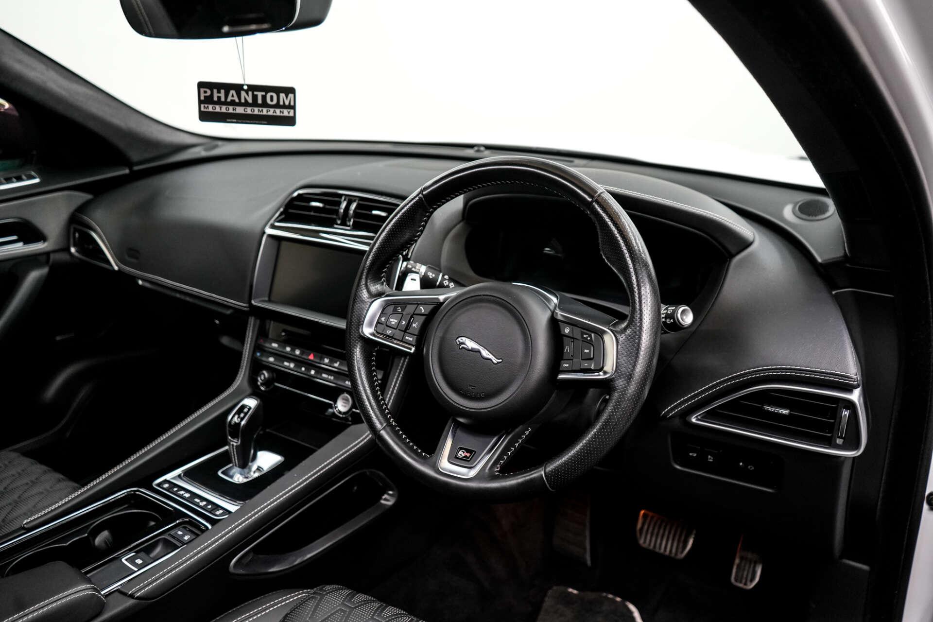 Jaguar F-Pace view 12
