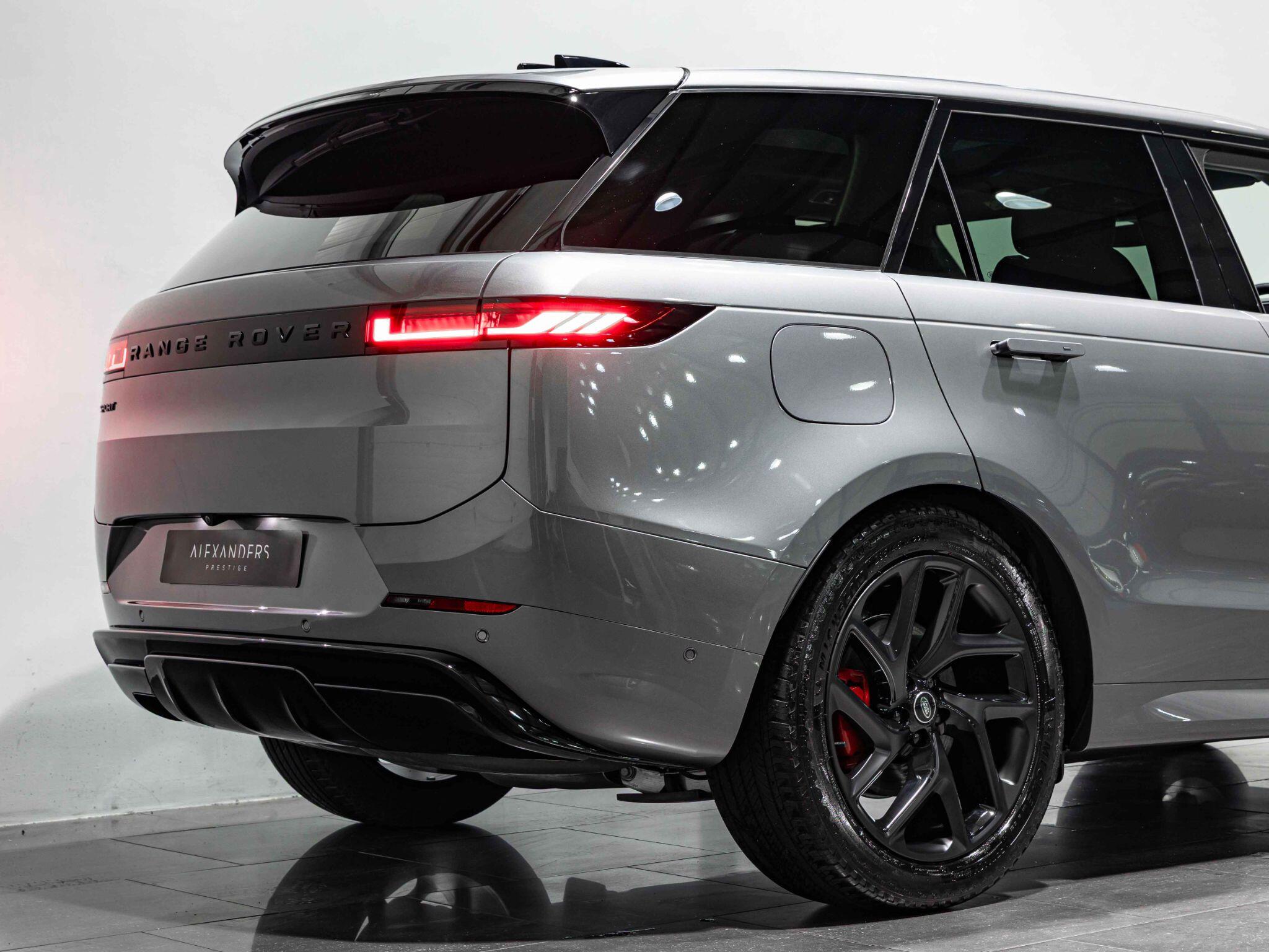 Land Rover Range Rover Sport view 11