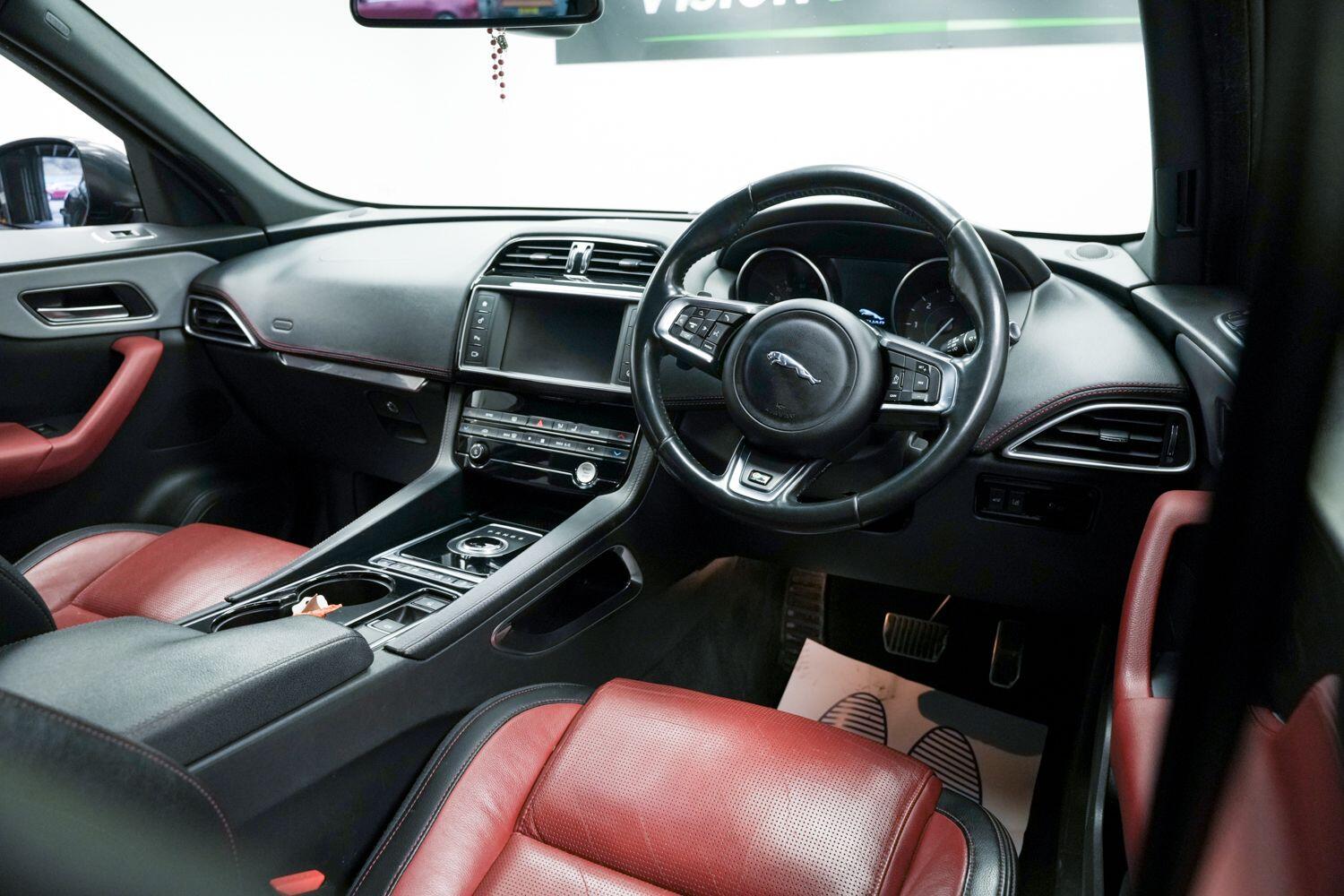Jaguar F-Pace view 8