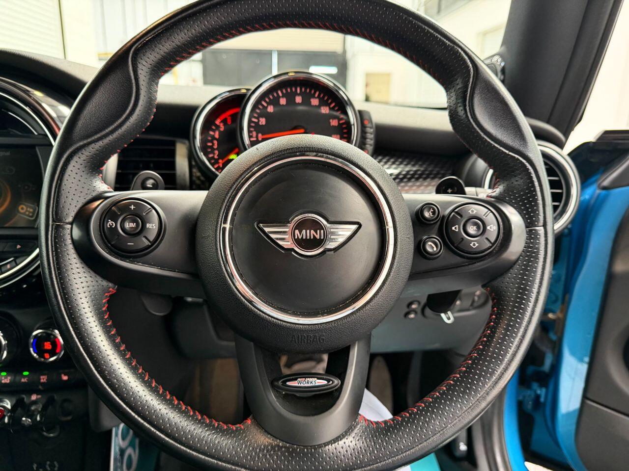 Mini Hatch view 13
