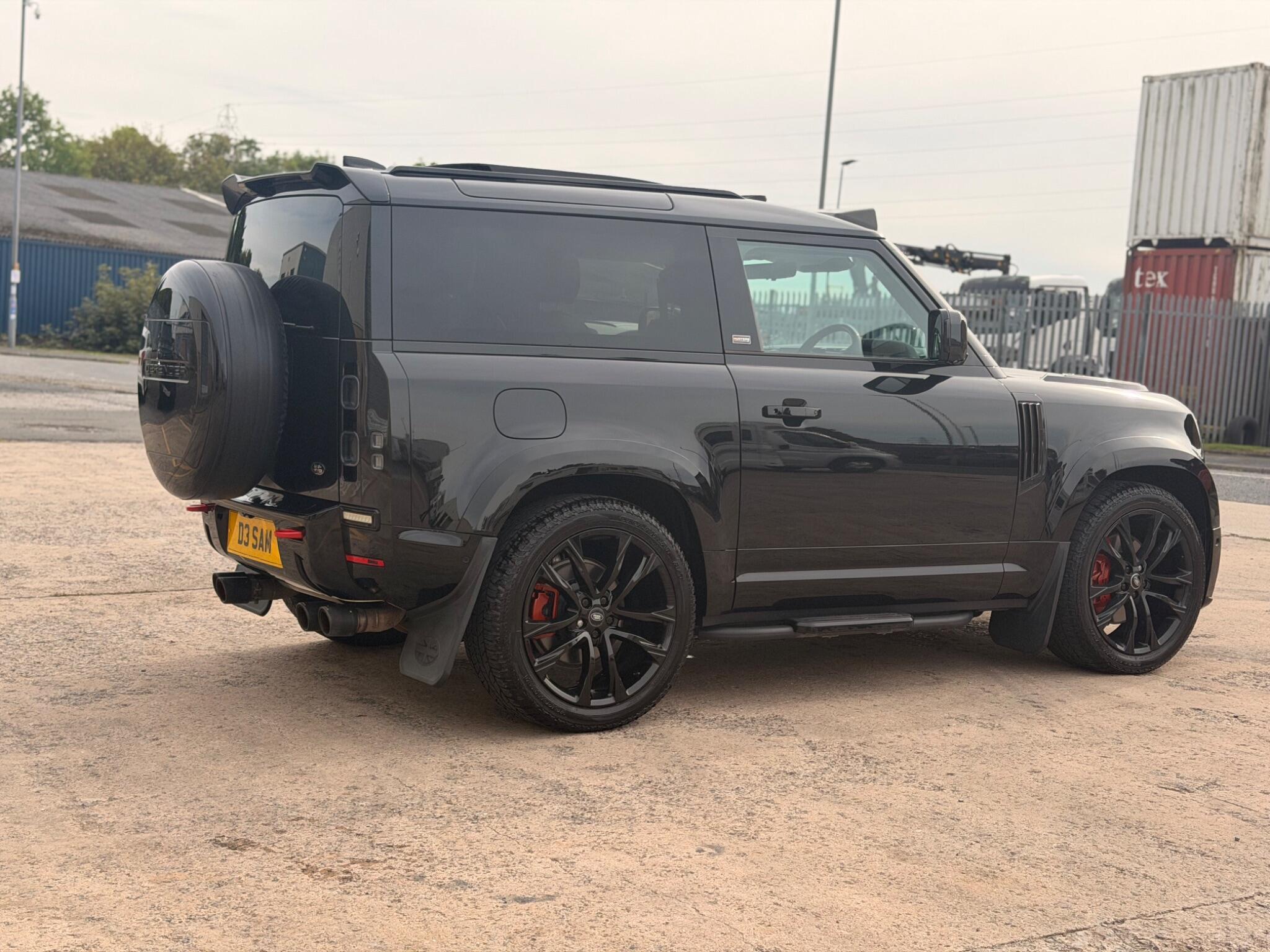 Land Rover Defender view 16