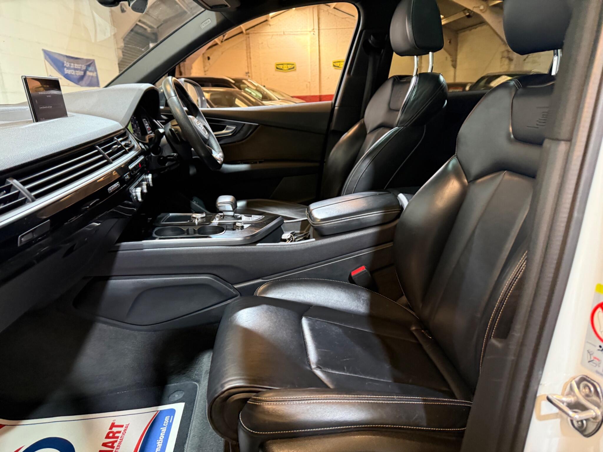 Audi Q7 view 56
