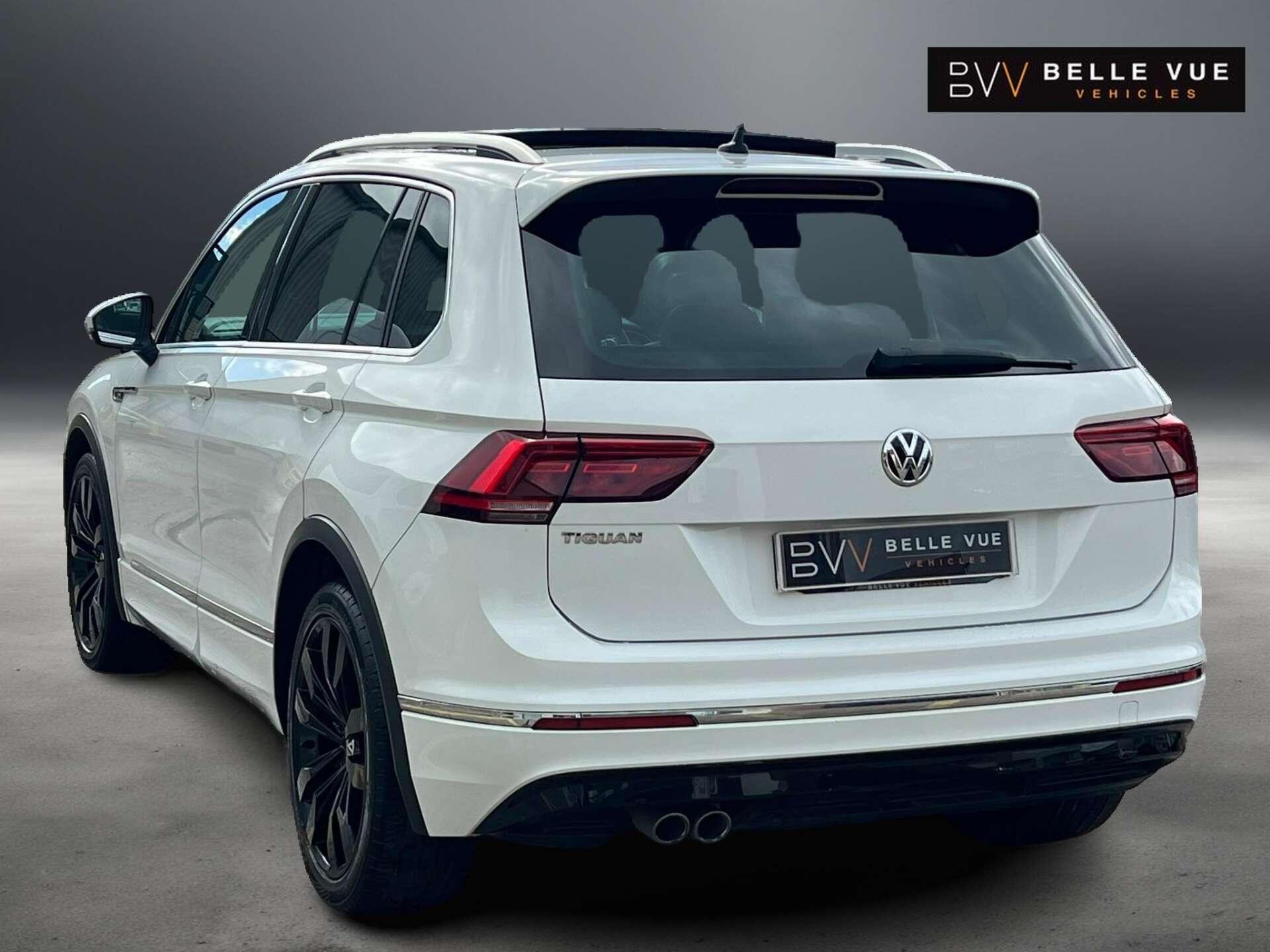 Volkswagen Tiguan view 4