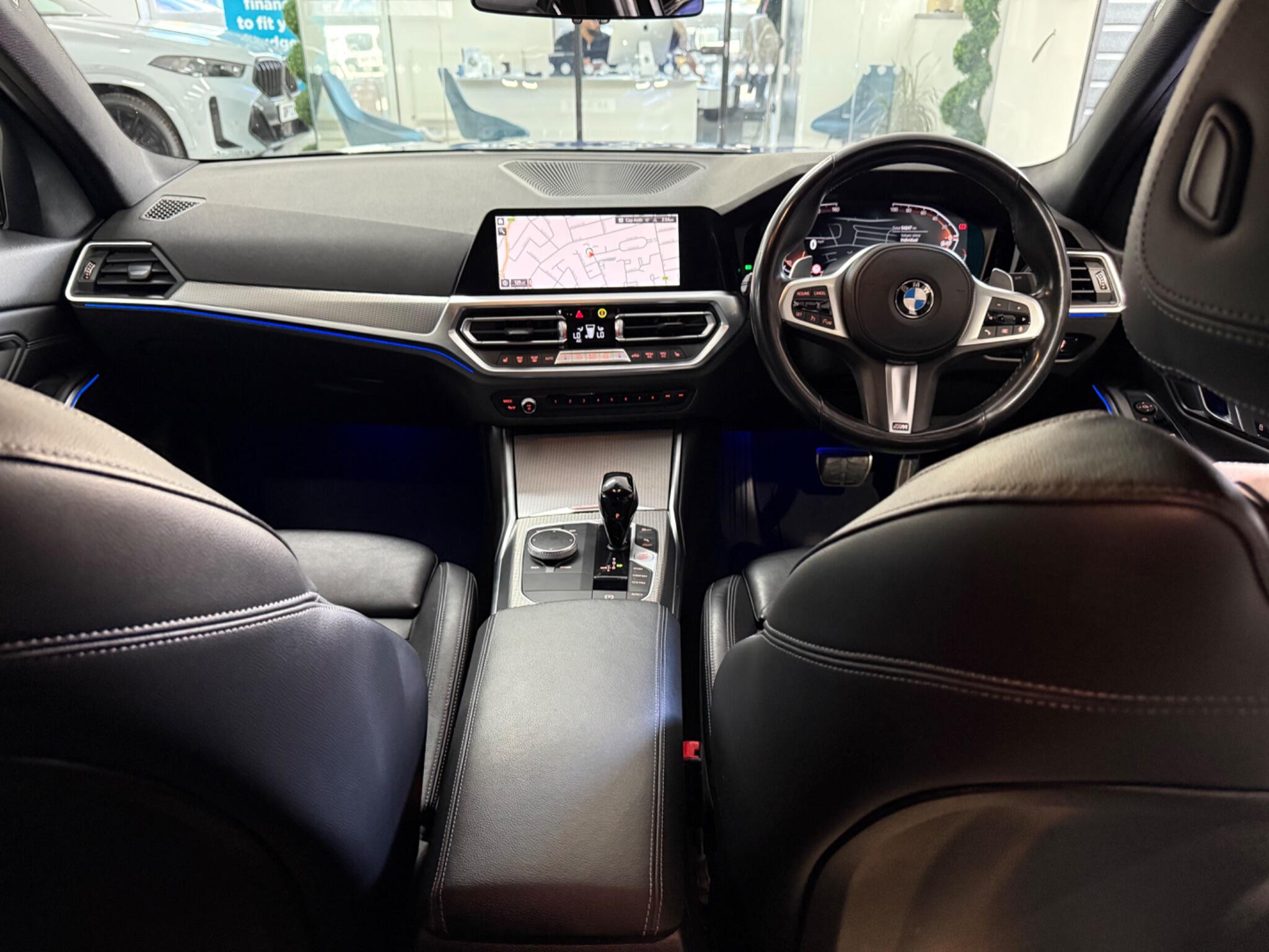 BMW 3 Series view 19