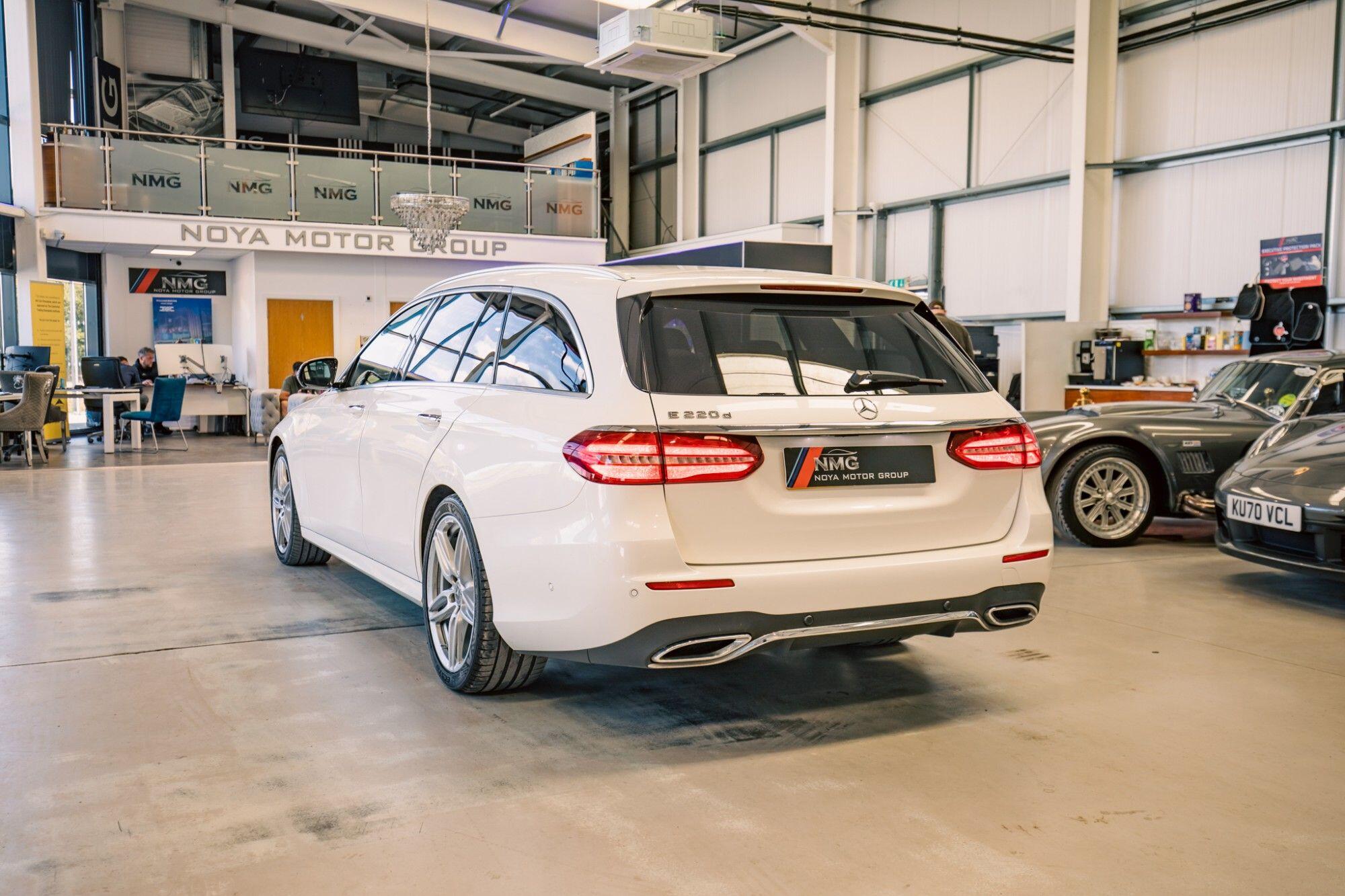 Mercedes-Benz E-Class view 30
