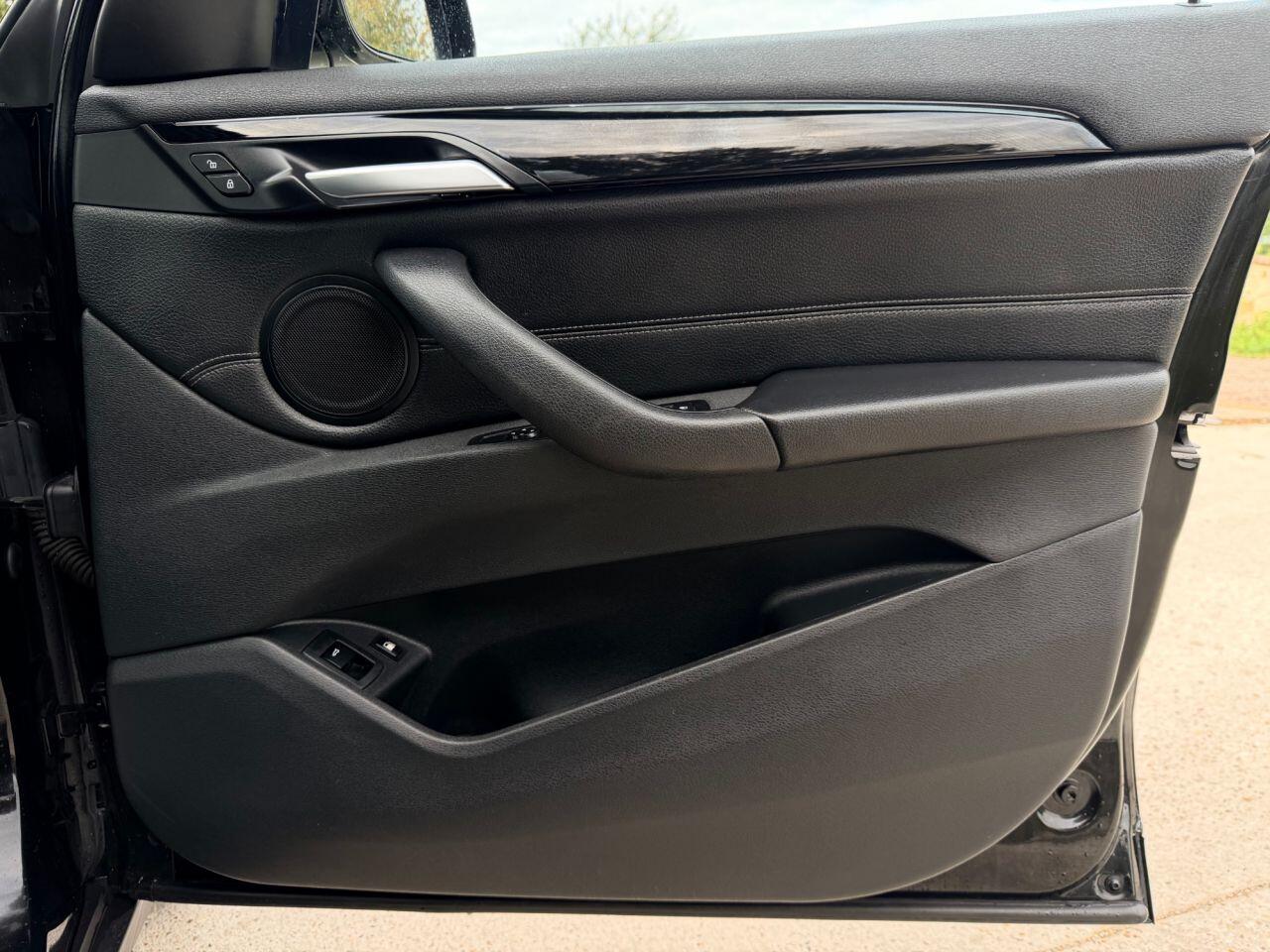 BMW X1 view 16