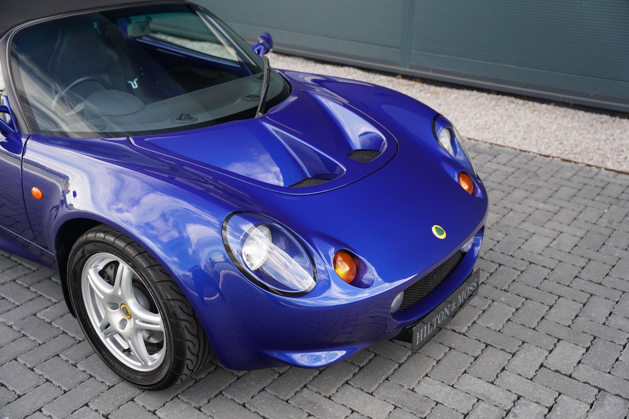 Lotus Elise view 25