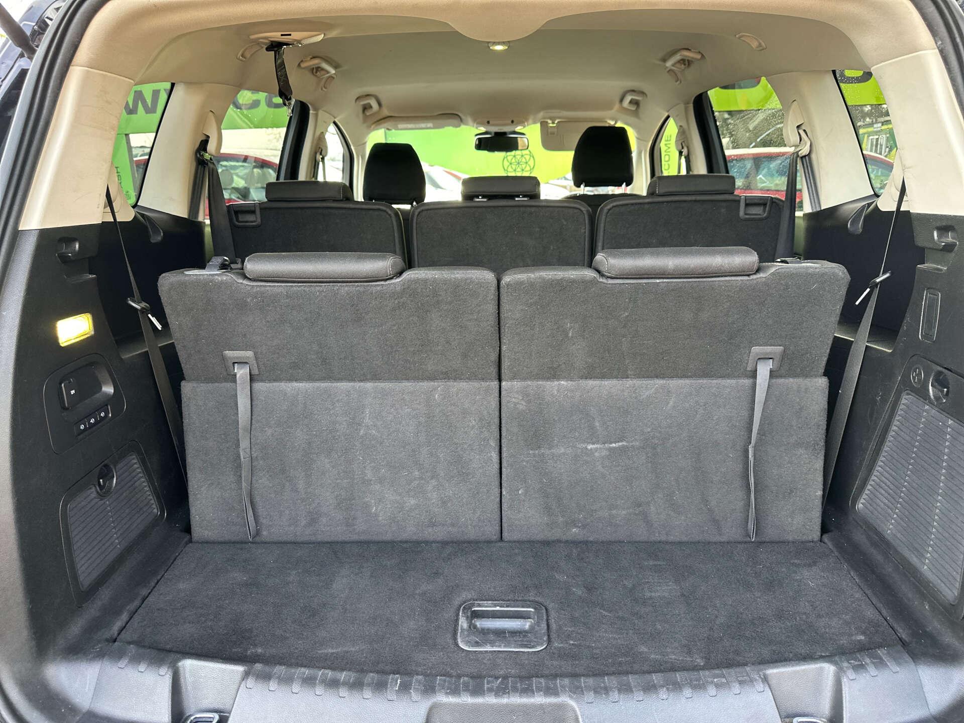 Ford S-Max view 12