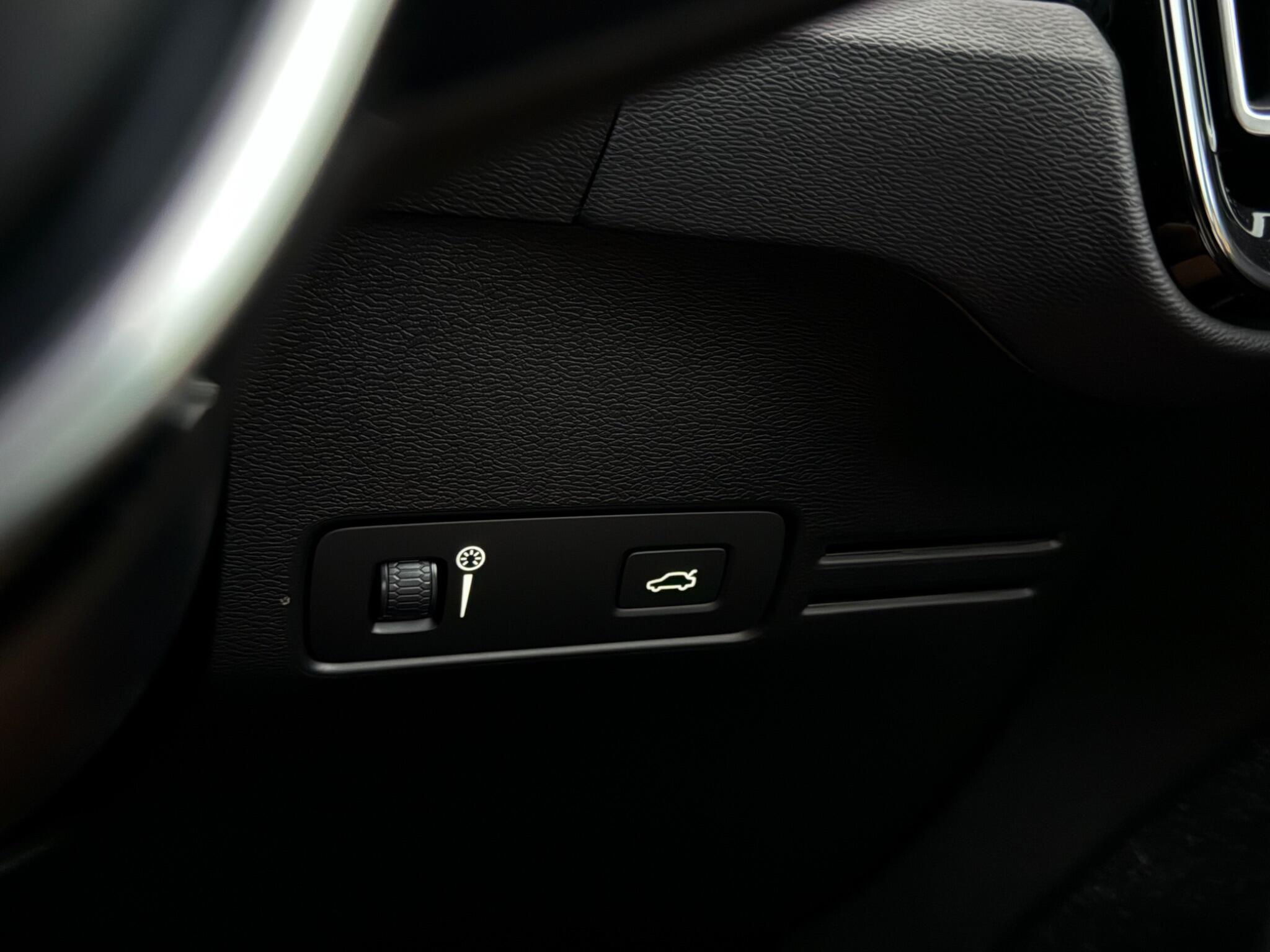 Volvo XC40 view 21