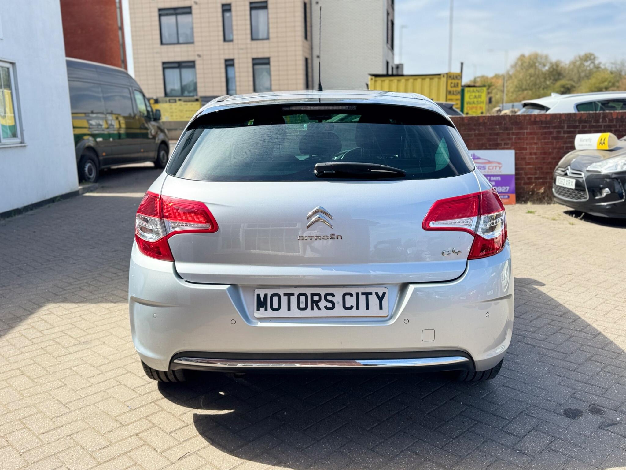 Citroen C4 view 9