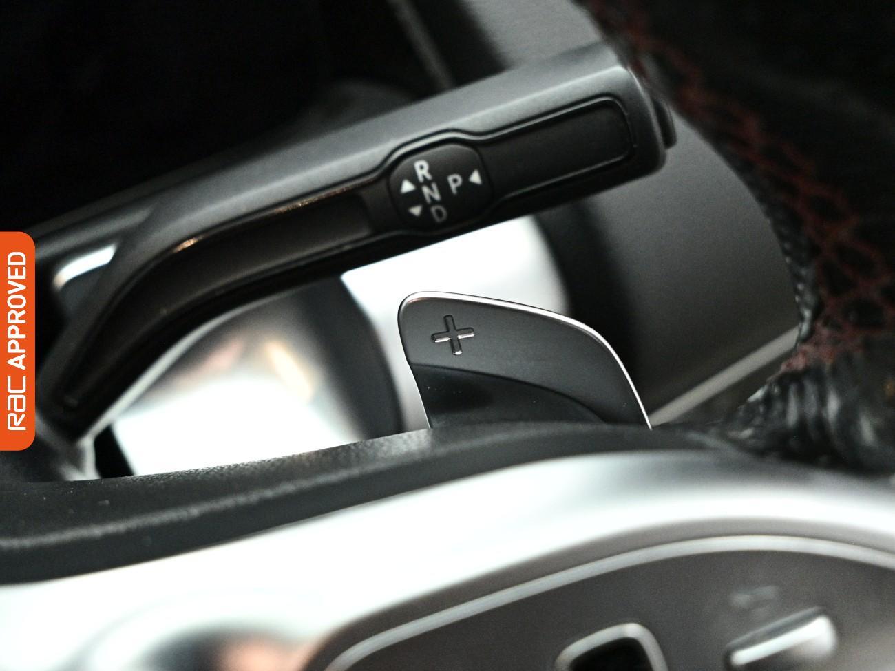 Mercedes-Benz GLB view 19