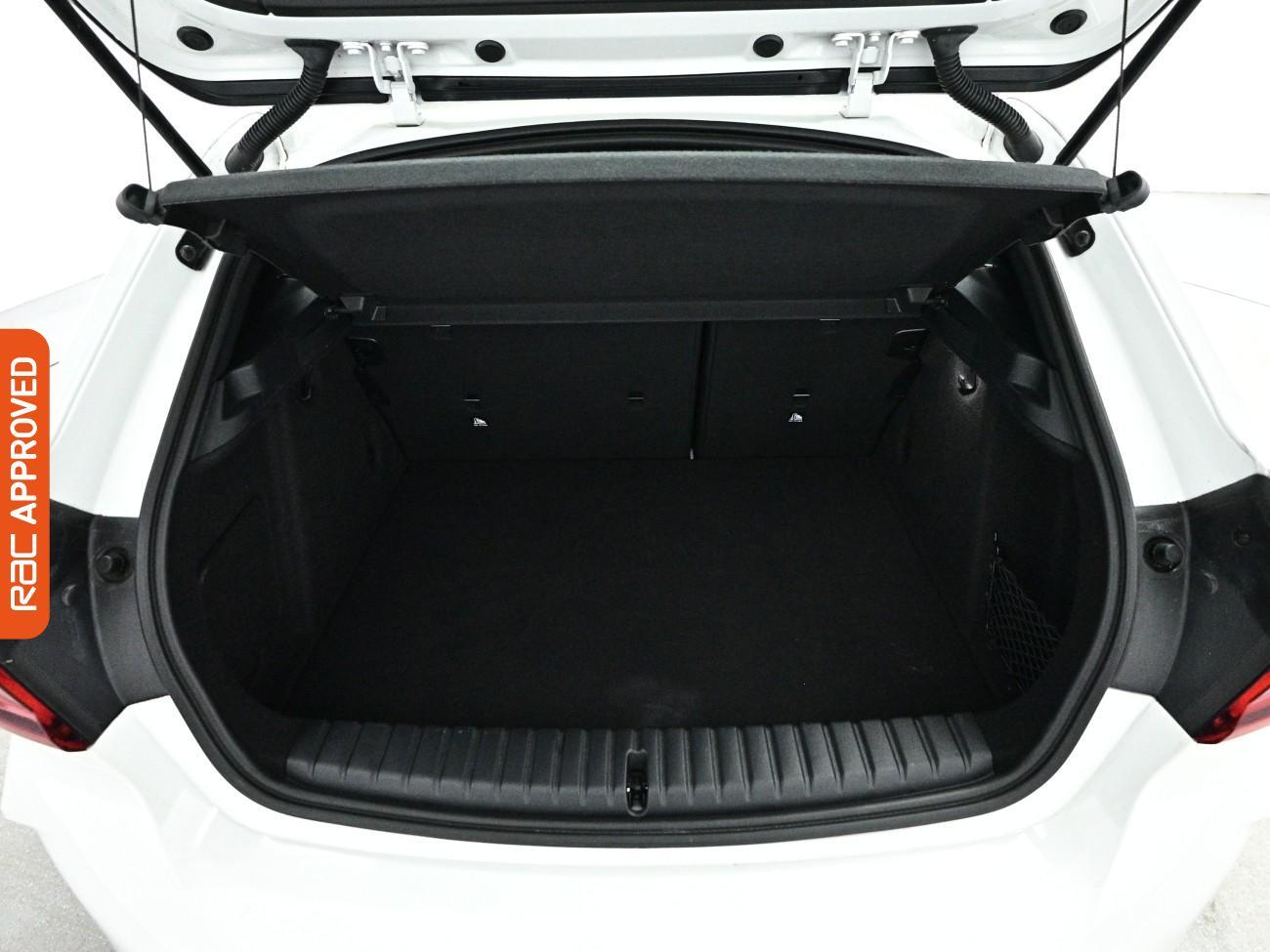 BMW 1 Series view 25