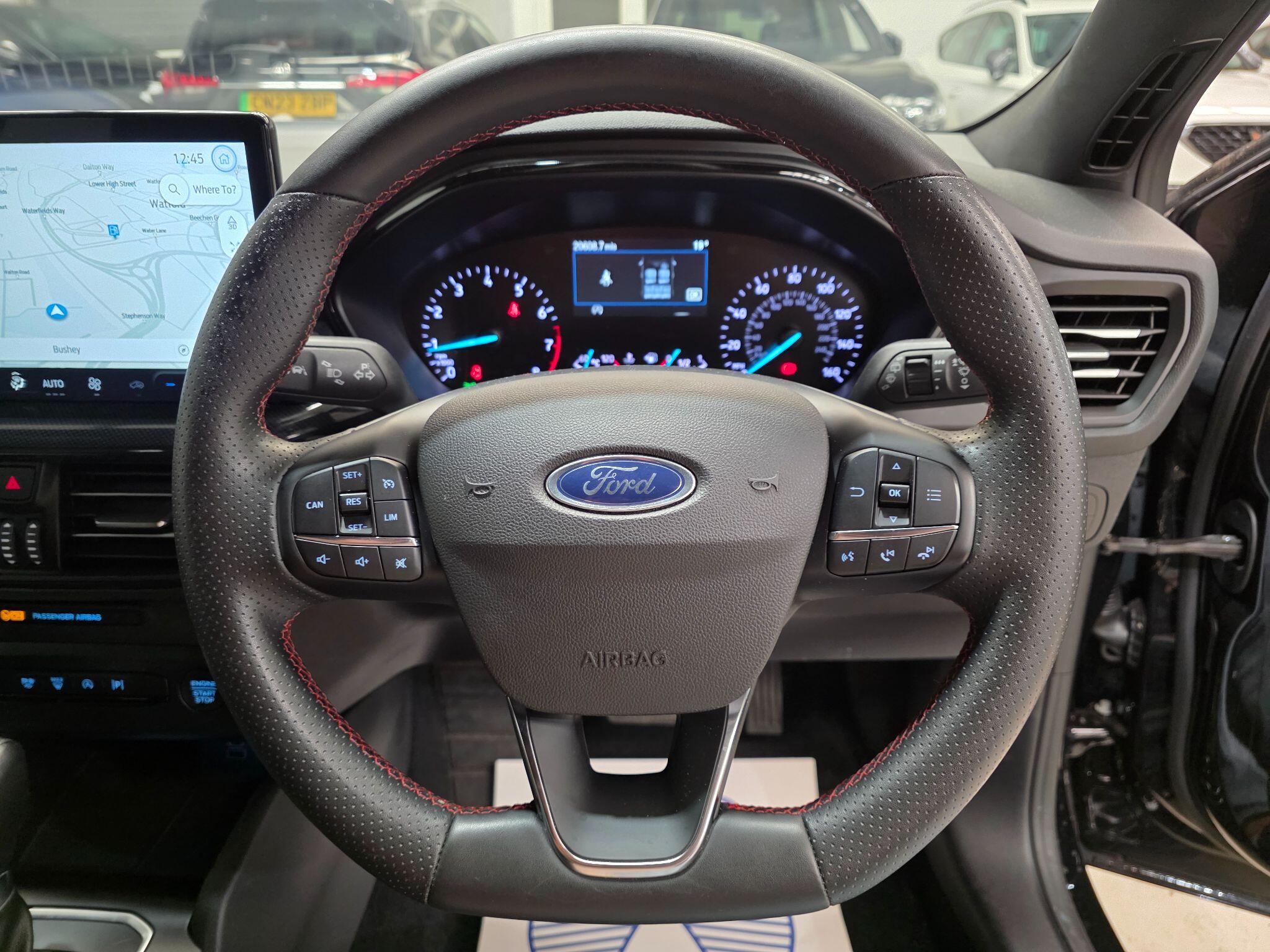 Ford Focus view 13